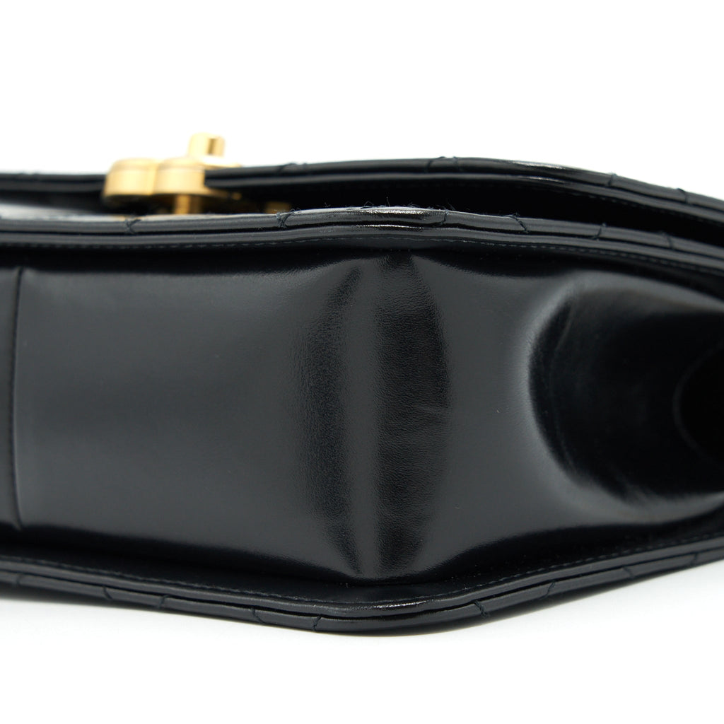chanel-21a-gold-crush-flap-bag-calfskin-black-ghw-microchip