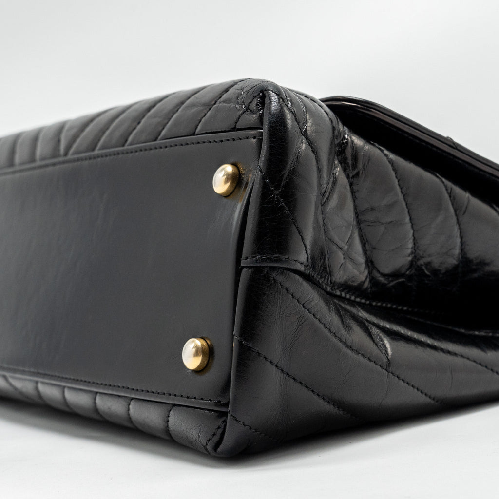 chanel-medium-coco-handle-chevron-calfskin-black-ghw-copy