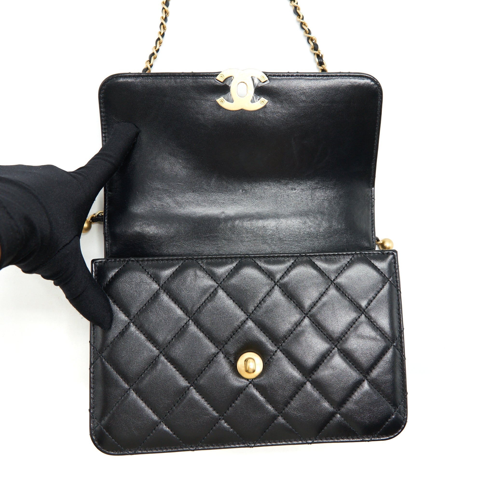chanel-21a-gold-crush-flap-bag-calfskin-black-ghw-microchip
