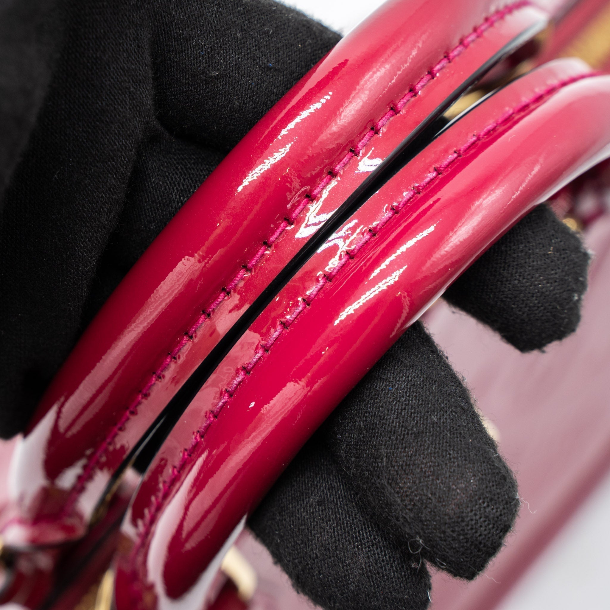 louis-vuitton-alma-bb-monogram-vernis-pink-ghw