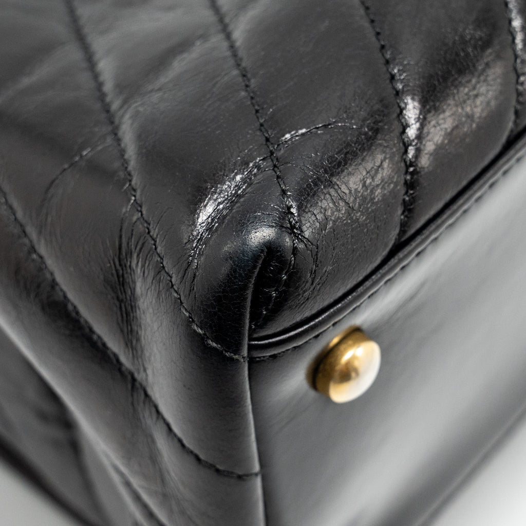 chanel-medium-coco-handle-chevron-calfskin-black-ghw-copy