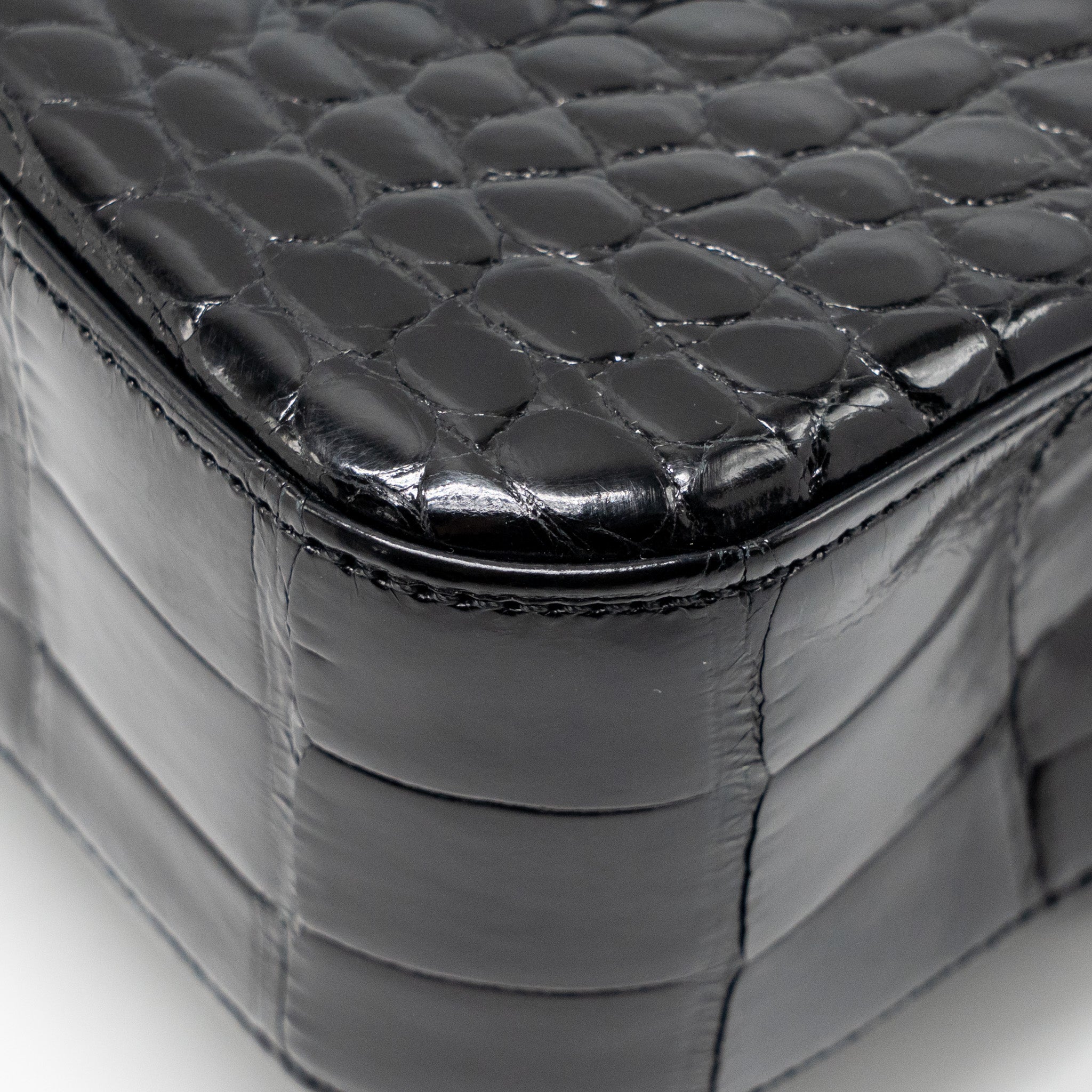 chanel-medium-classic-double-flap-bag-alligator-mississippiensis-black-ghw-copy