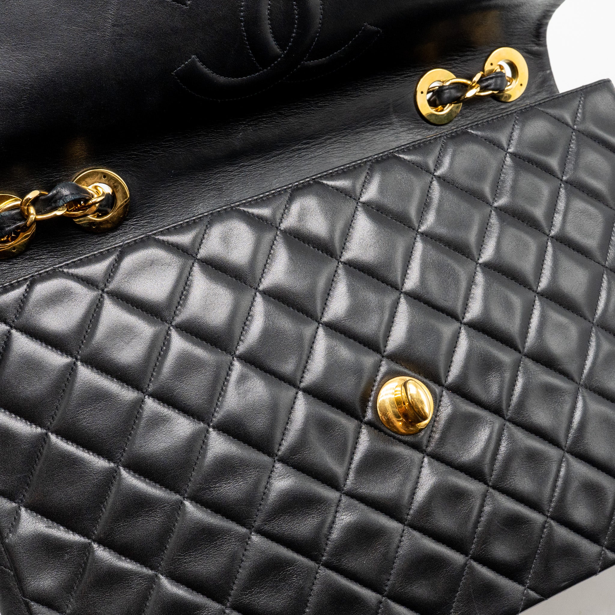 chanel-vintage-classic-flap-jumbo-bag-lambskin-black-ghw