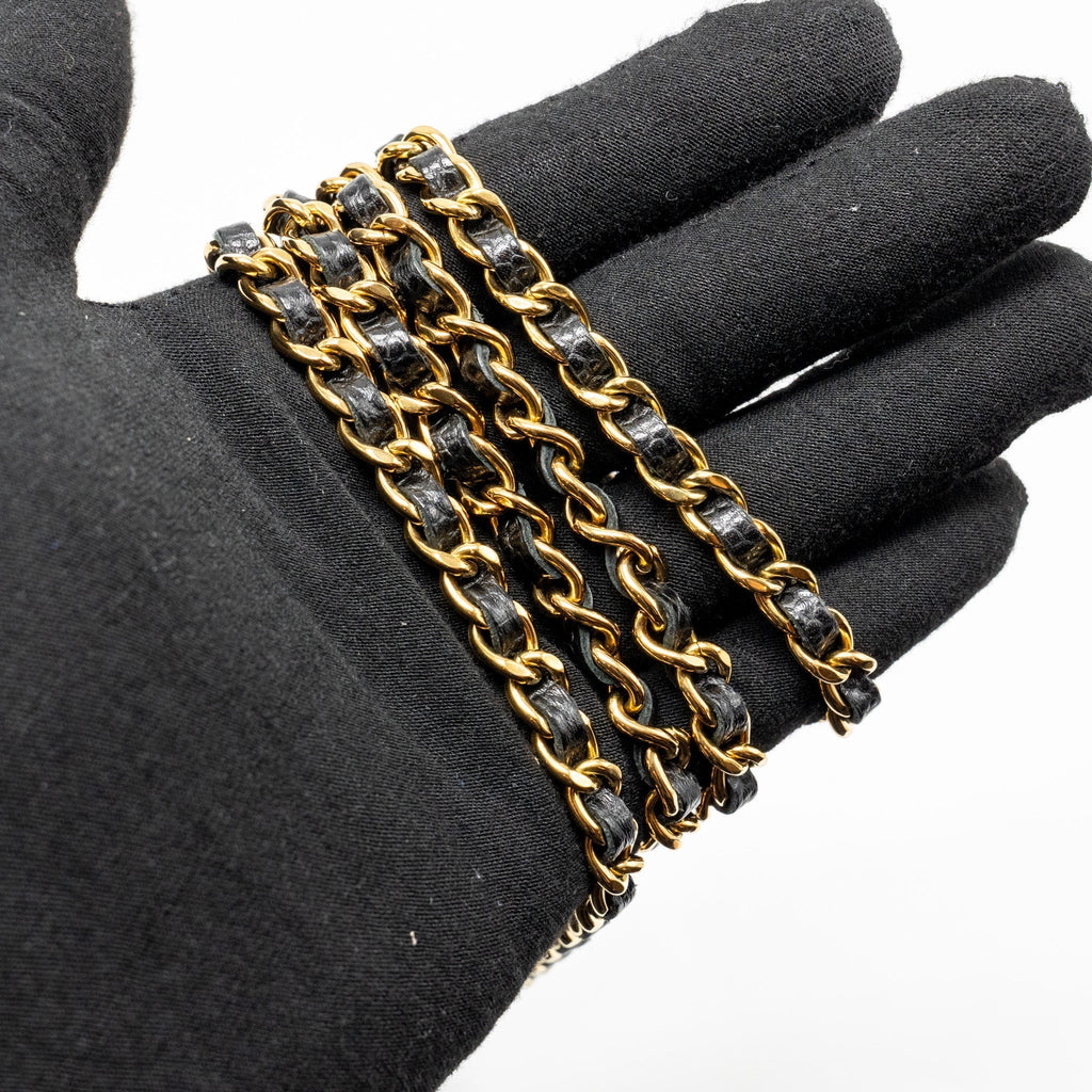chanel-classic-wallet-on-chain-caviar-black-ghwmicrochip-4