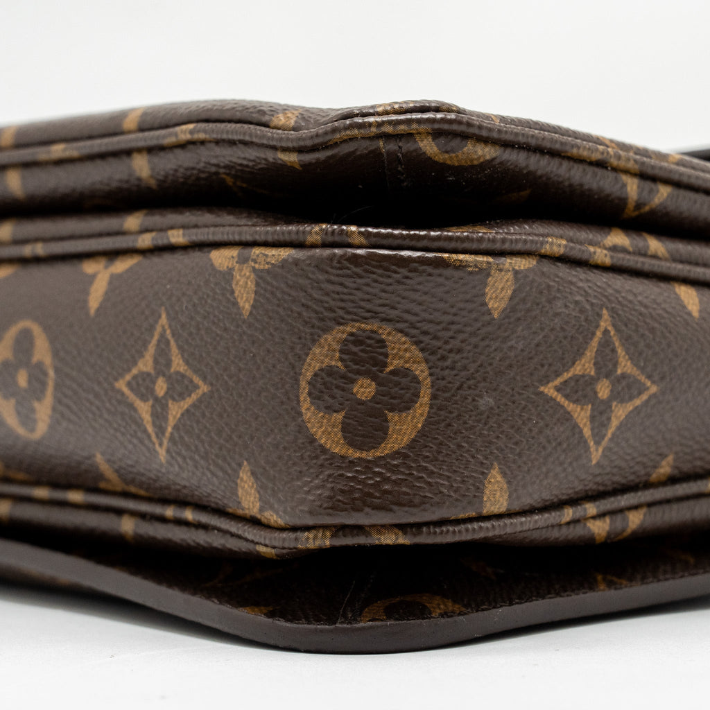 louis-vuitton-pochette-metis-monogram-canvas-ghw-28