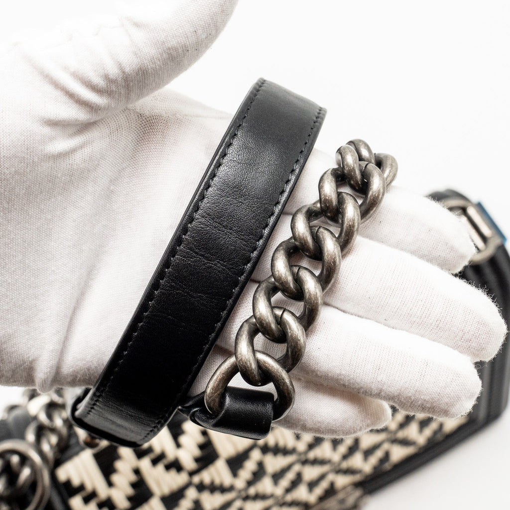 chanel-medium-boy-bag-woven-black-white-ruthenium-hardware