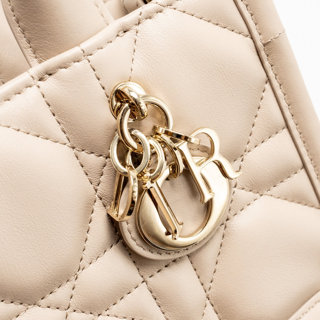 dior-dioramour-mini-dior-book-tote-macrocannage-calfskin-powder-beige-lghw-copy