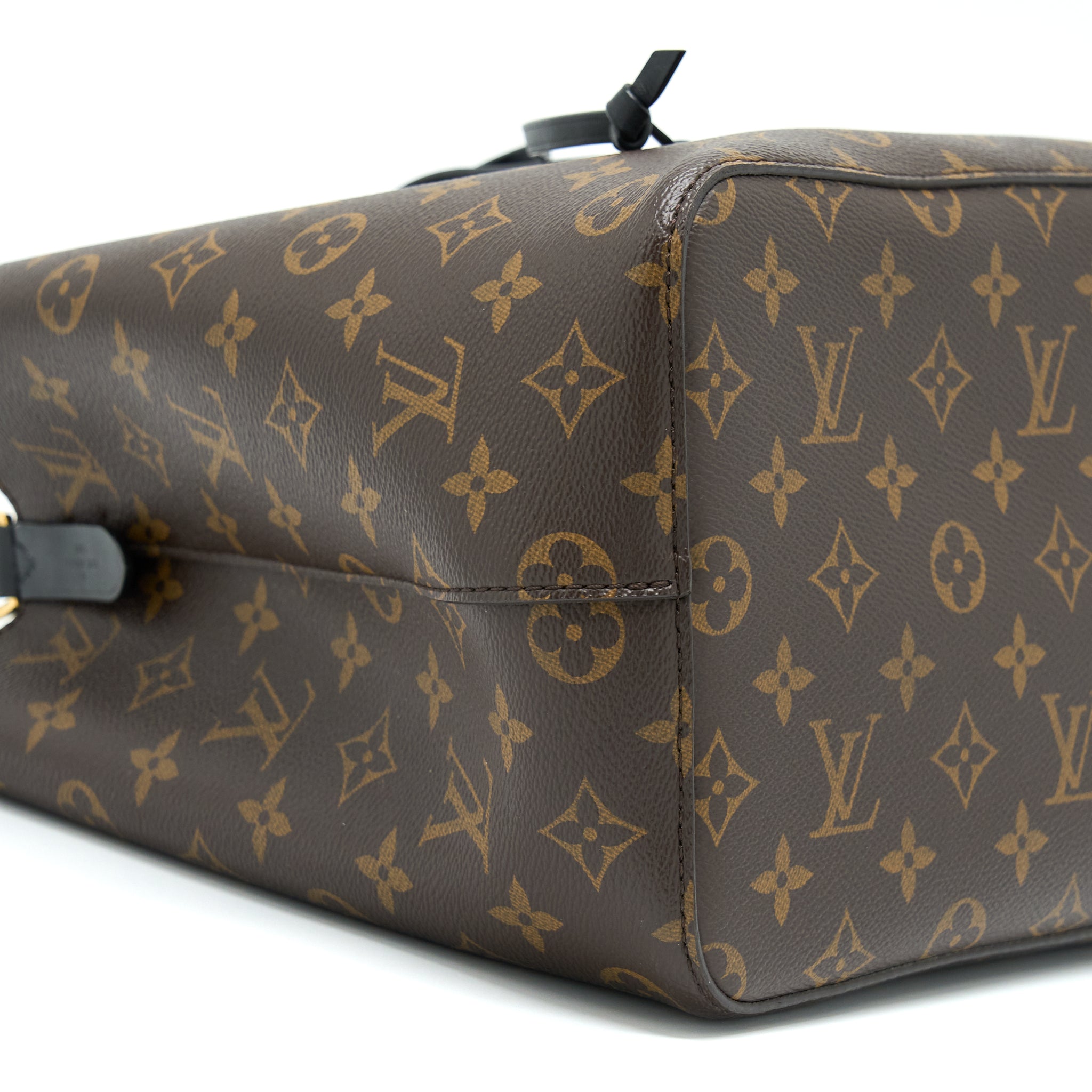 louis-vuitton-neo-noe-monogram-canvas-ghw