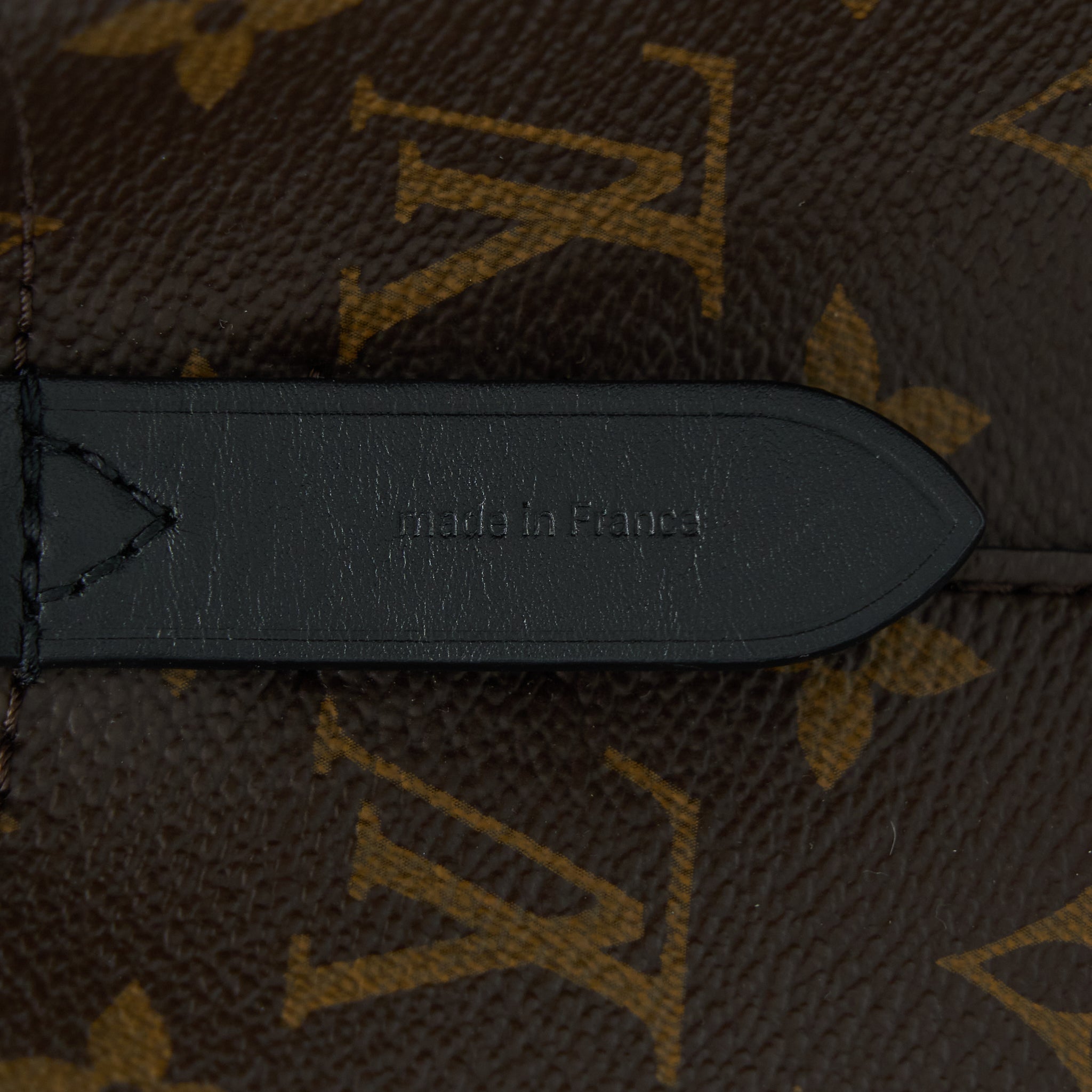 louis-vuitton-neo-noe-monogram-canvas-ghw