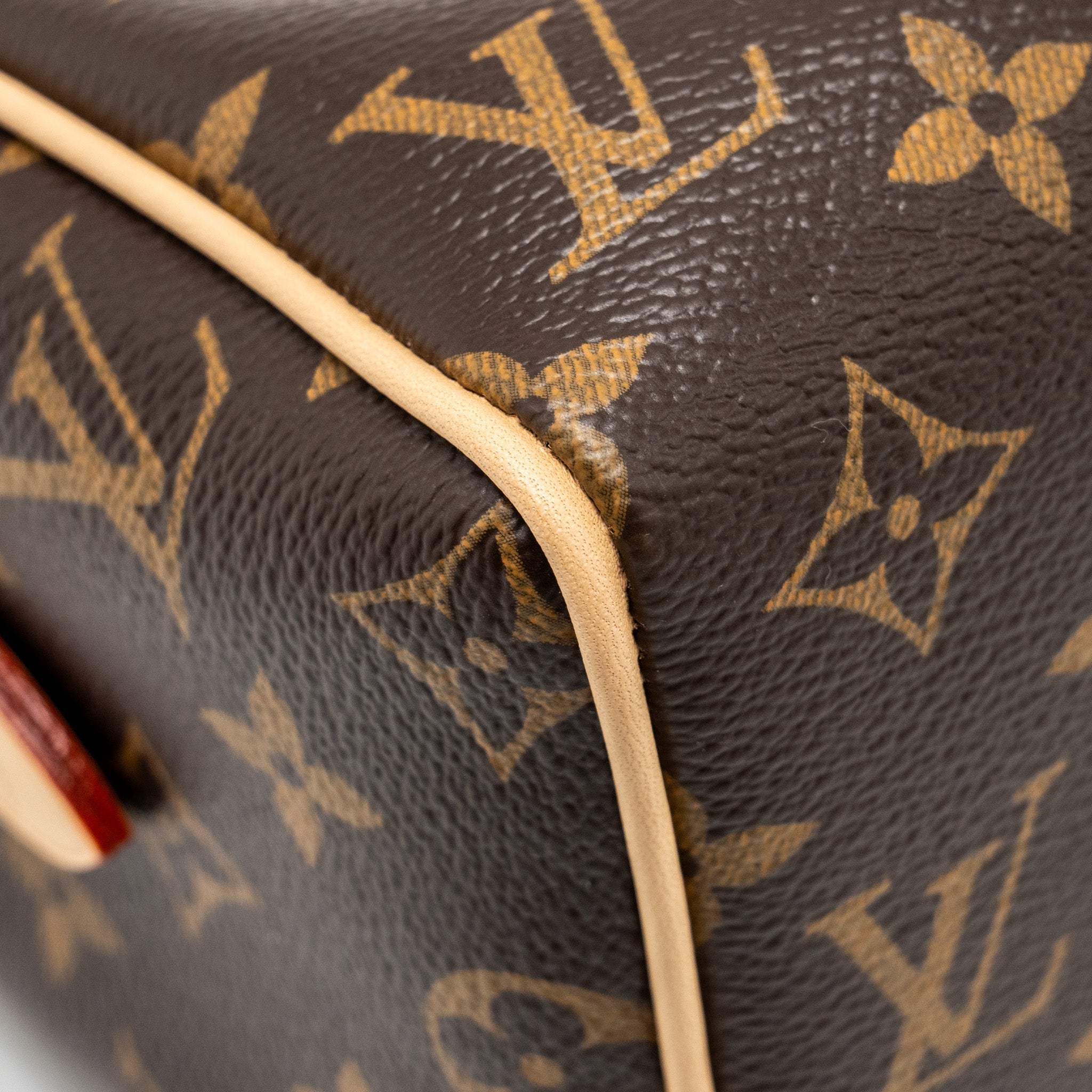 louis-vuitton-speedy-bandouliere-20-monogram-canvas-black-strap-ghw-1