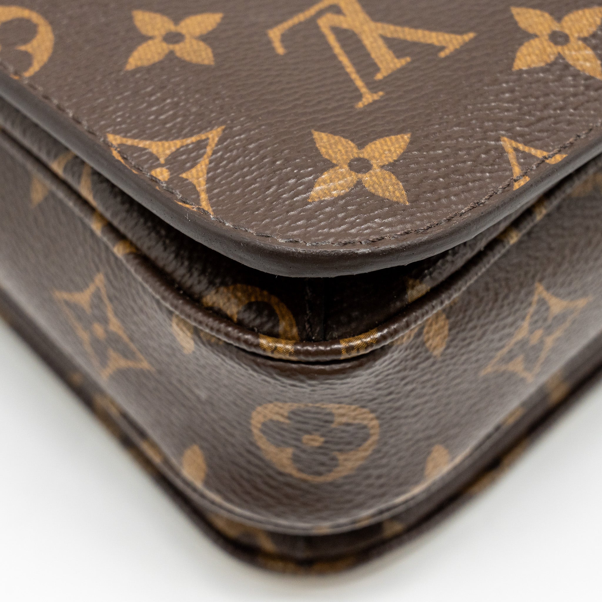 louis-vuitton-pochette-metis-monogram-canvas-ghw-28