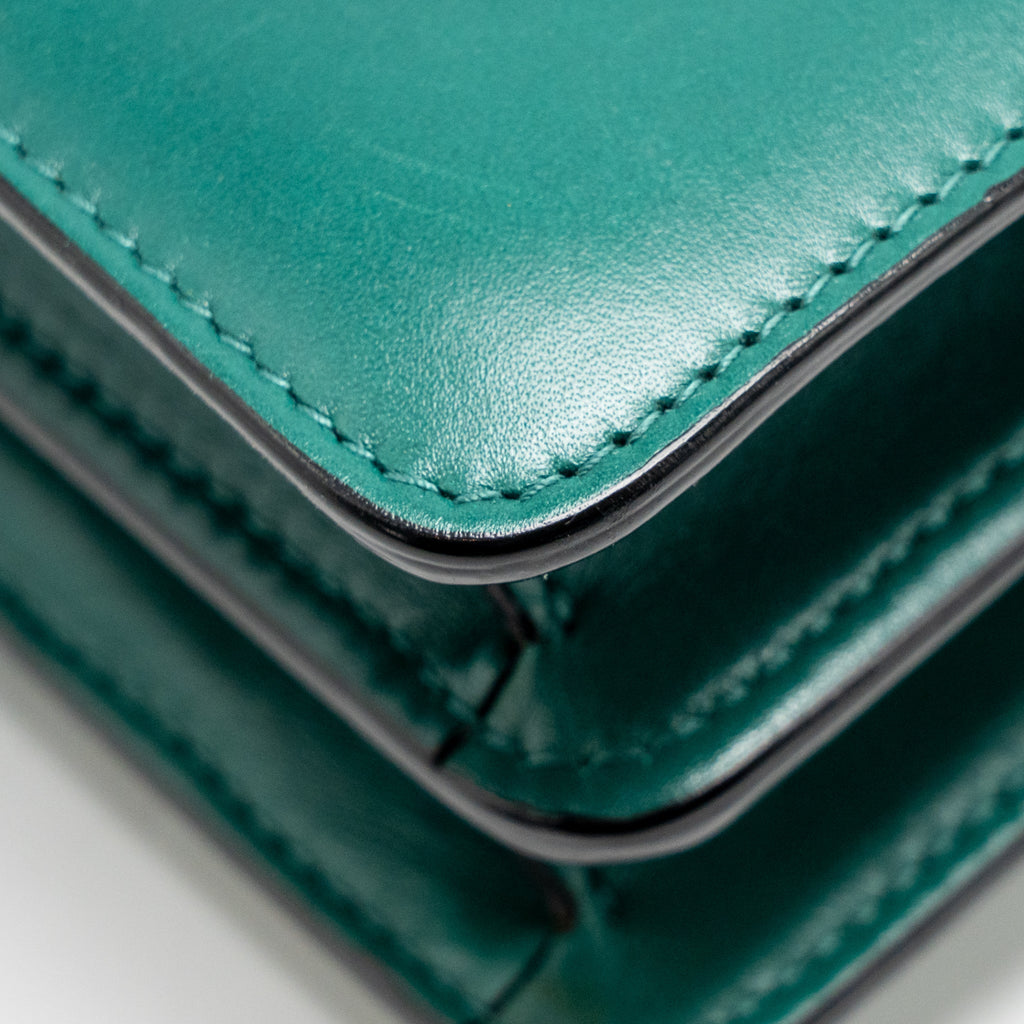 bvlgari-serpenti-forever-flap-bag-calfskin-green-lghw