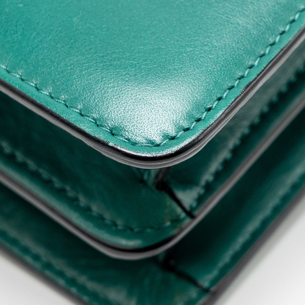 bvlgari-serpenti-forever-flap-bag-calfskin-green-lghw