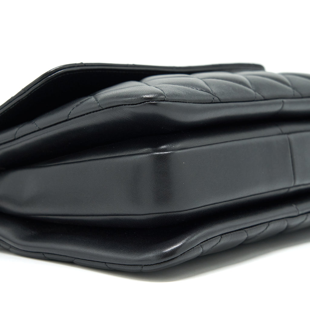 chanel-trendy-cc-flap-bag-lambskin-black-lghw