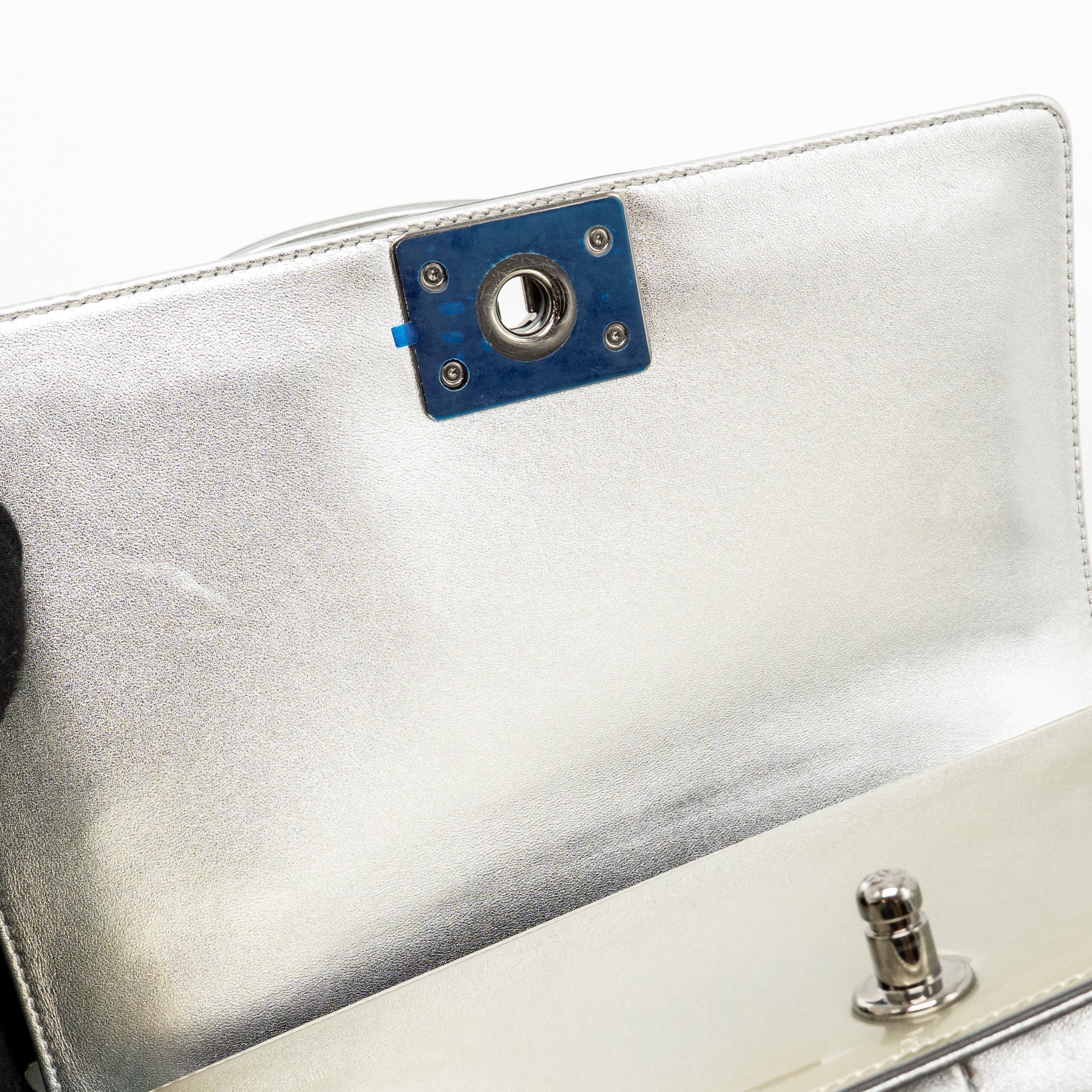 chanel-medium-boy-bag-metallic-patent-calfskin-metallic-lambskin-gold-silver-shw-copy