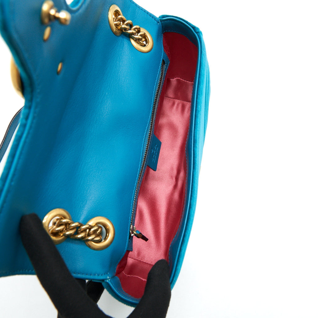 gucci-mini-marmont-flap-bag-velvet-green