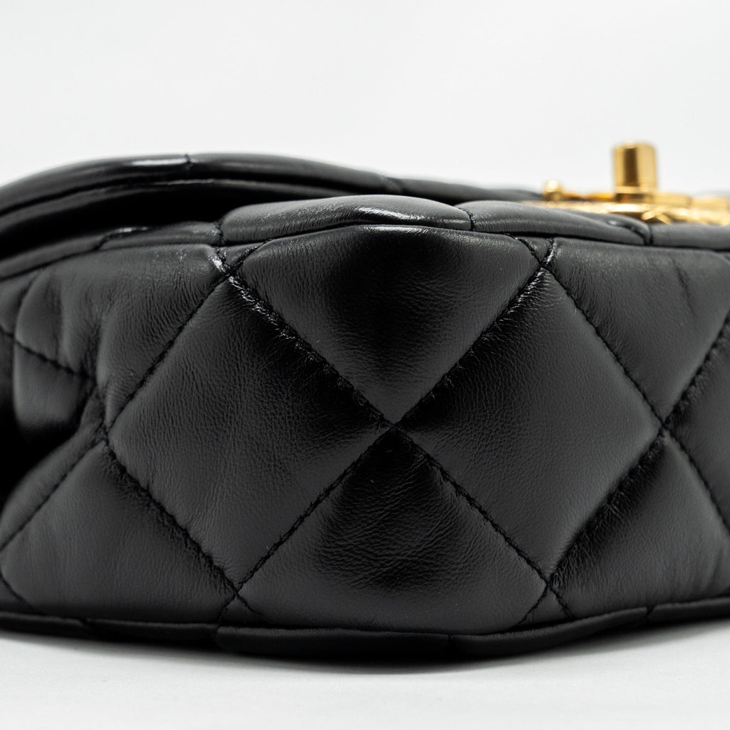 chanel-22b-mini-flap-bag-lambskin-black-ghw-microchip