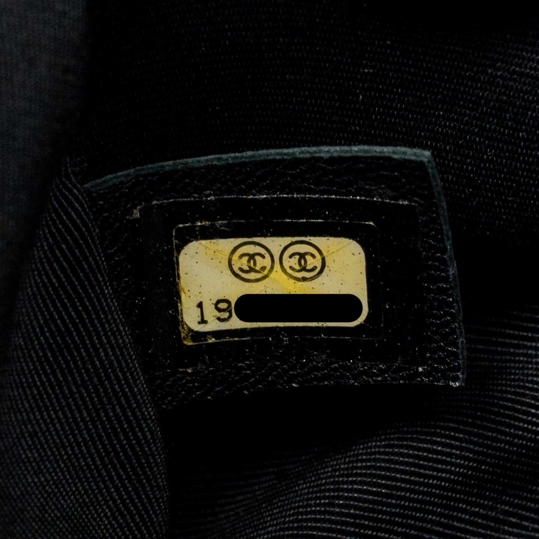 chanel-medium-boy-bag-metallic-patent-calfskin-metallic-lambskin-gold-silver-shw-copy