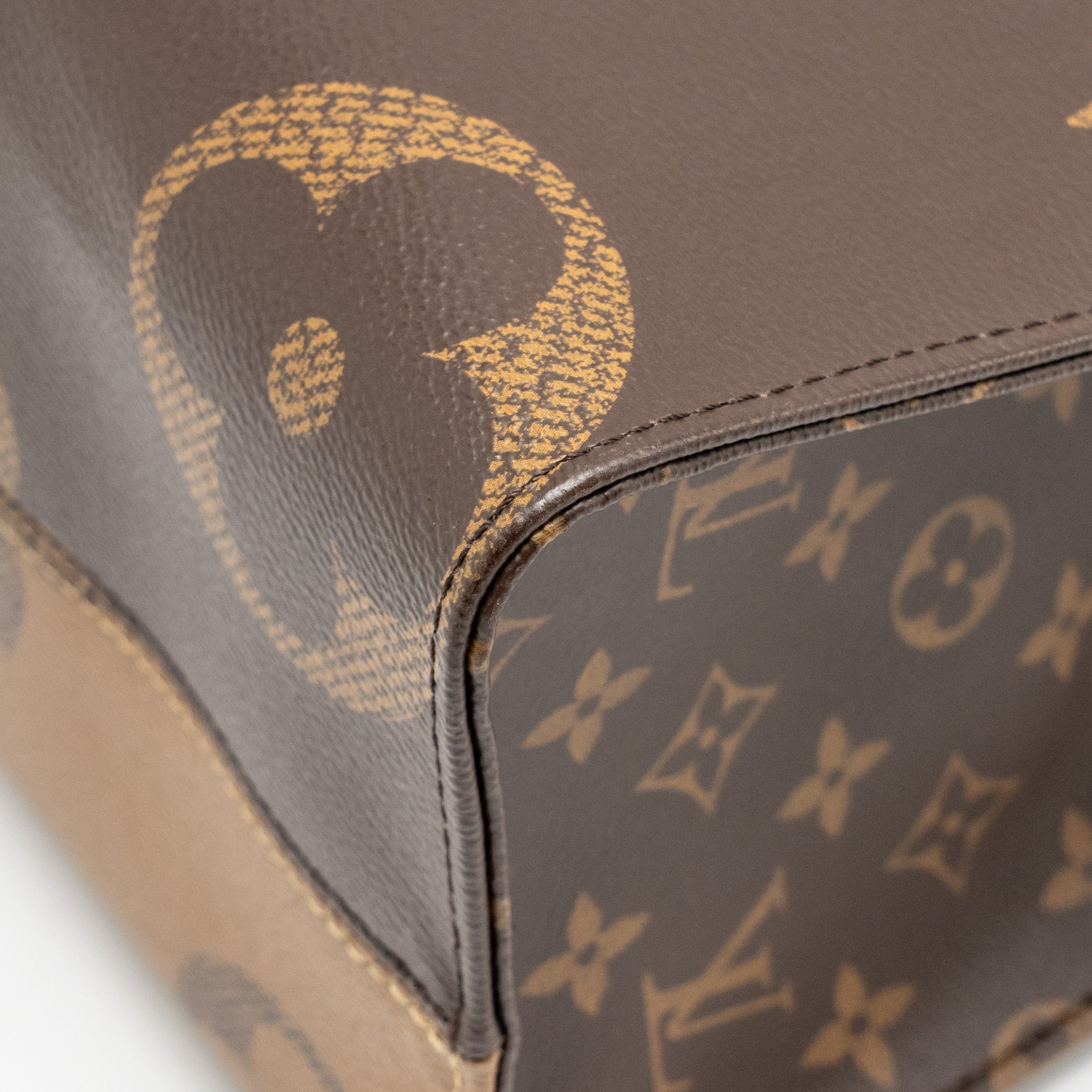 louis-vuitton-onthego-mm-monogram-canvas-ghw-10