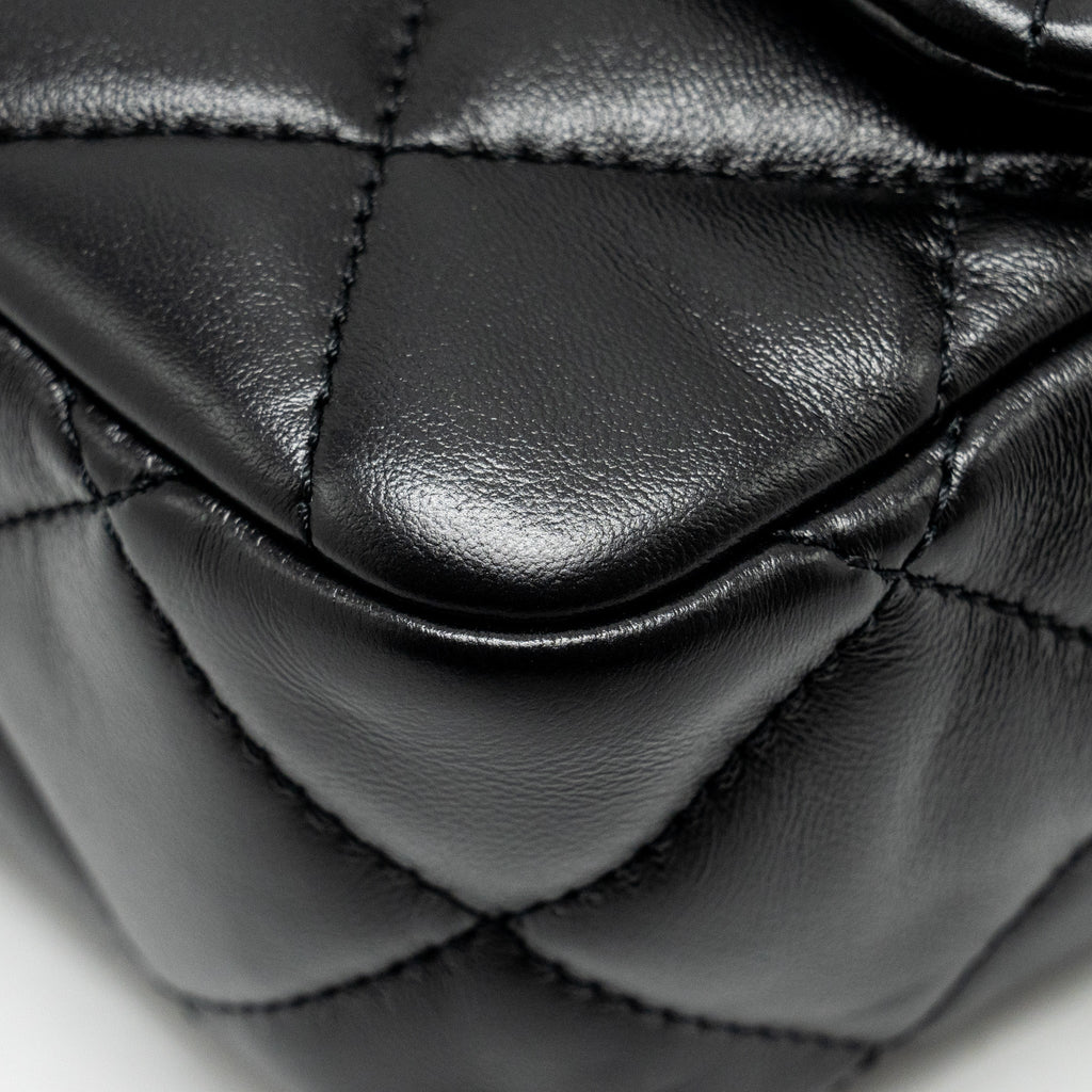 chanel-22b-mini-flap-bag-lambskin-black-ghw-microchip
