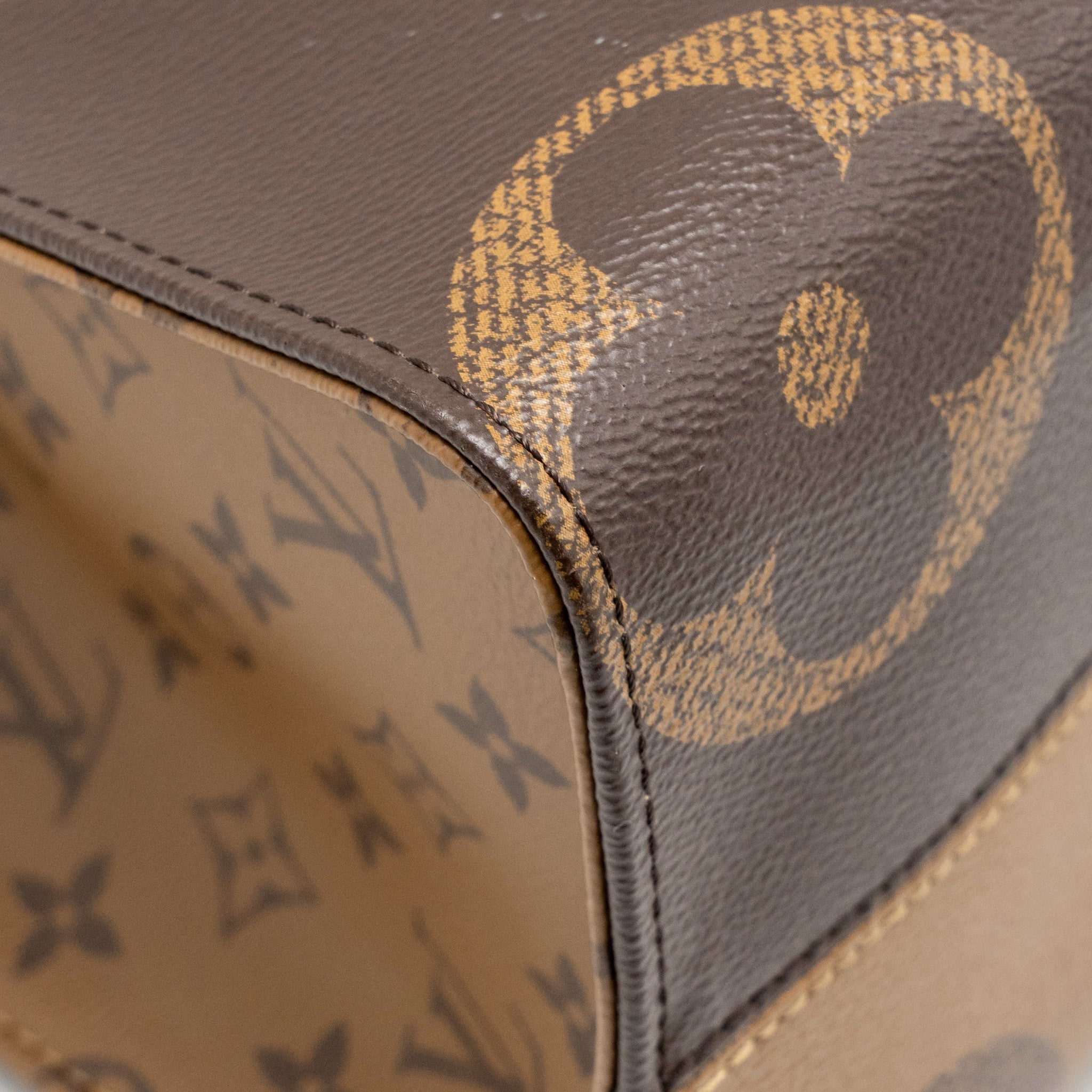 louis-vuitton-onthego-mm-monogram-canvas-ghw-10