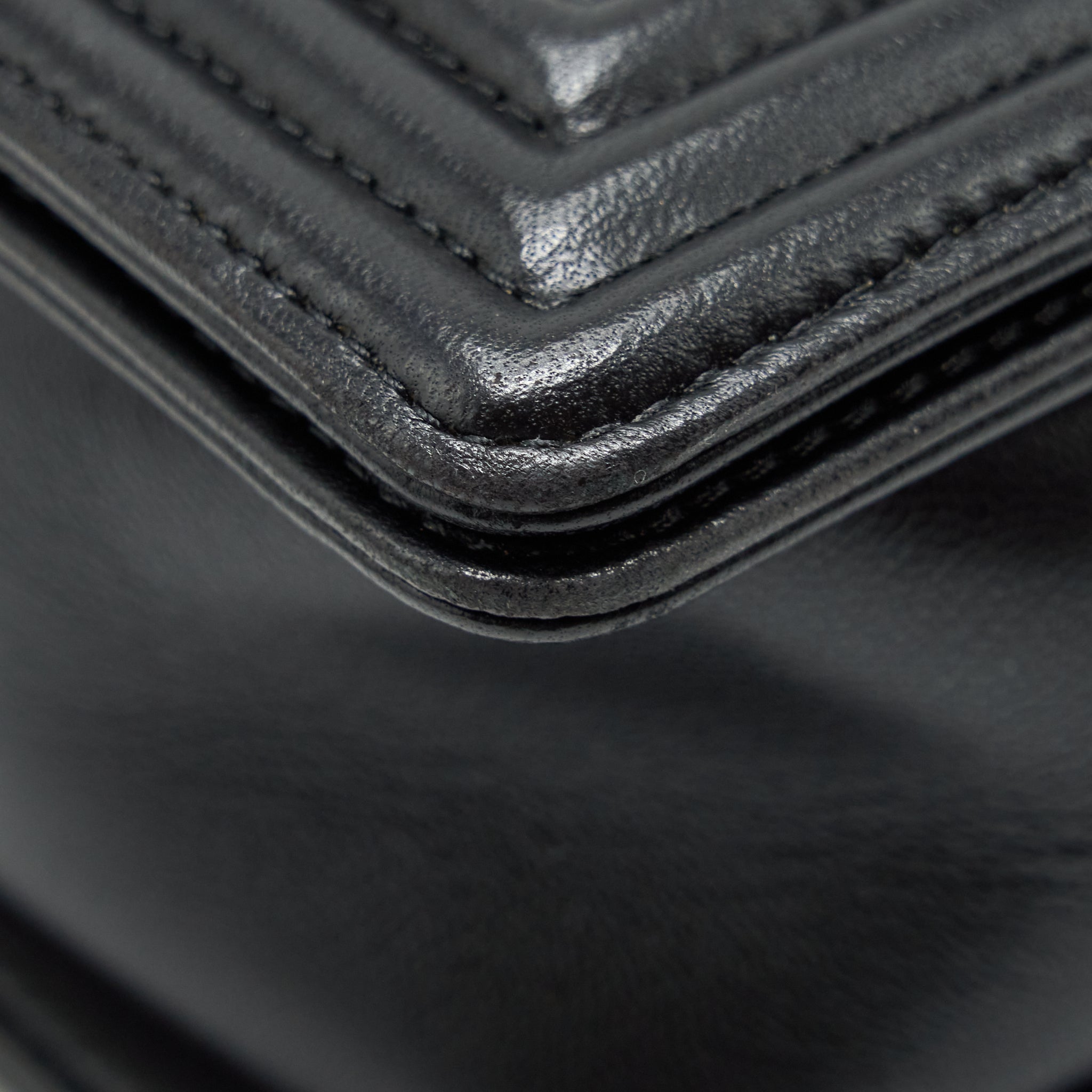 chanel-boy-bag-new-medium-28cm-lambskin-black-ghw