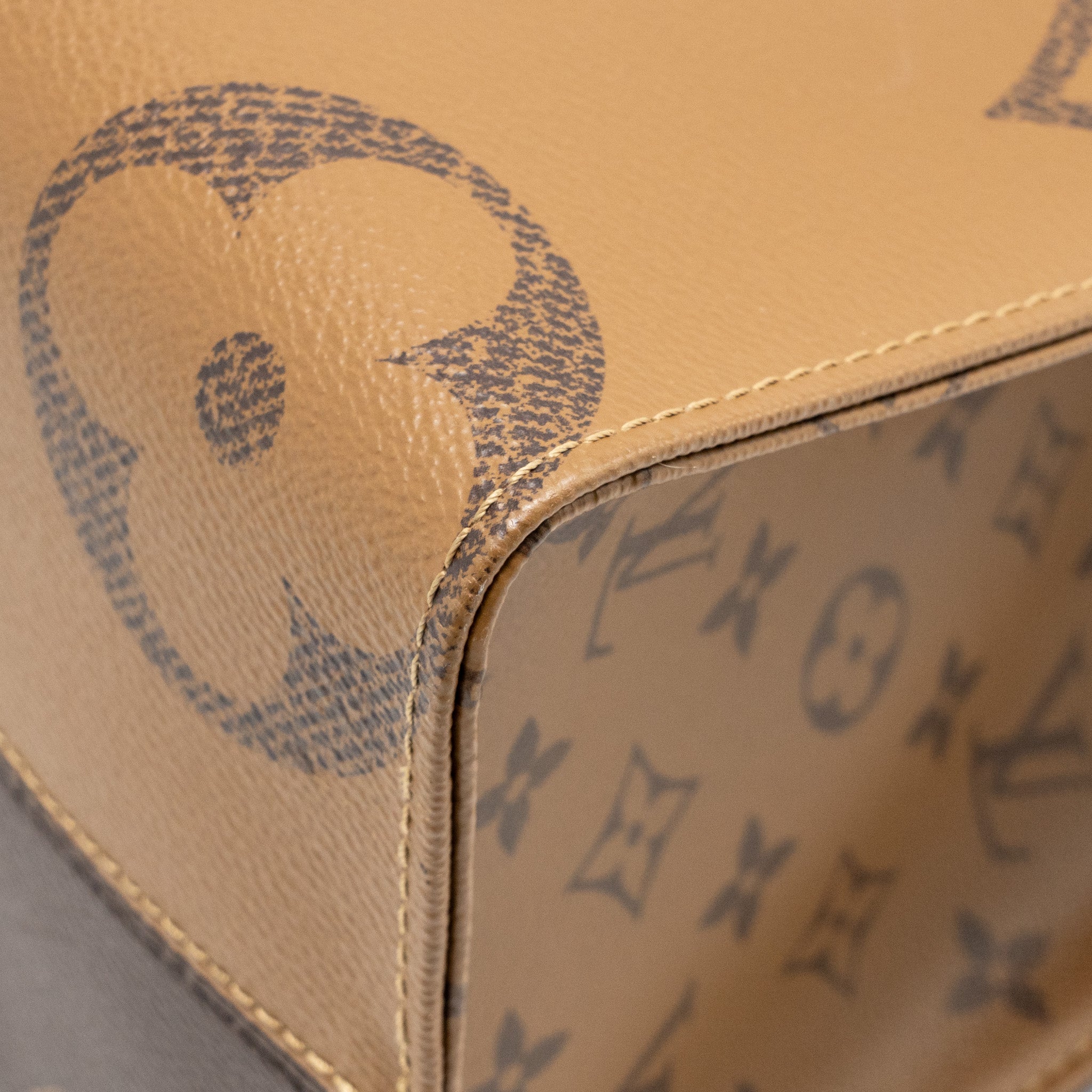 louis-vuitton-onthego-mm-monogram-canvas-ghw-10