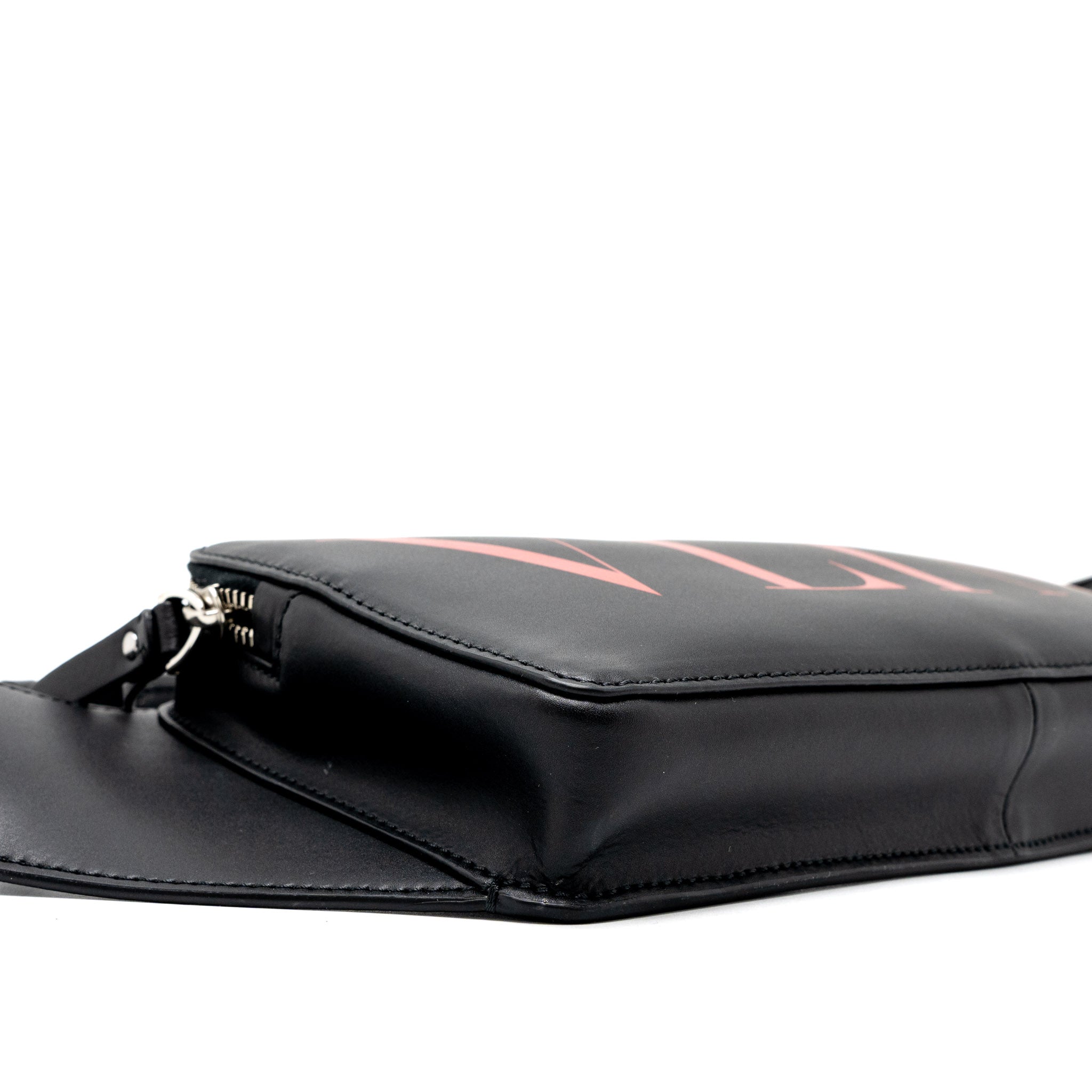 valentino-vltn-print-belt-bag-calfskin-black-red-shw