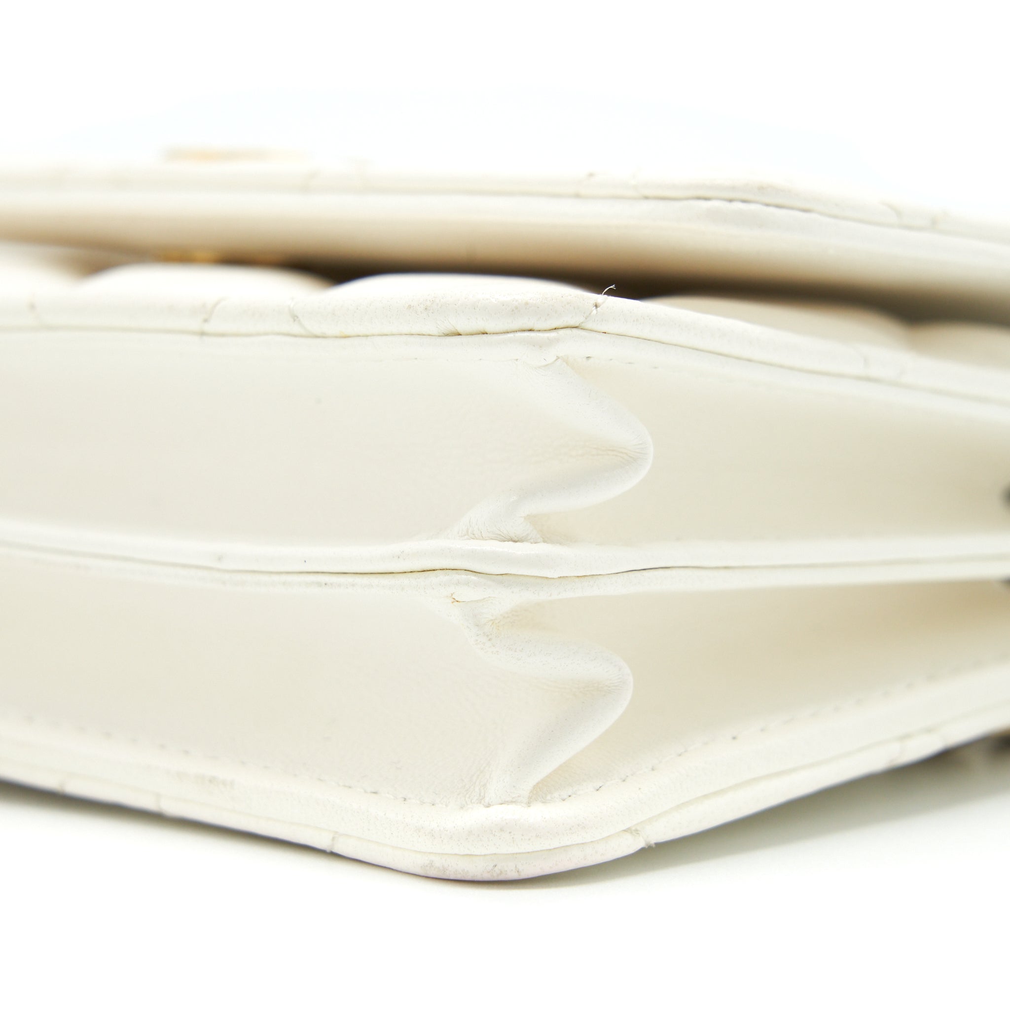 chanel-ruffles-mini-wallet-on-chains-white-ghw