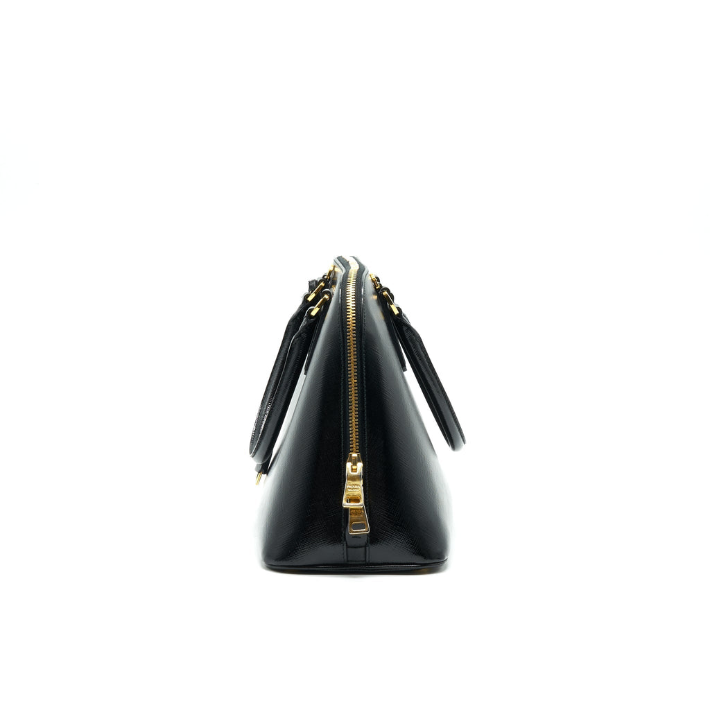 prada-saffiano-tote-bag-black