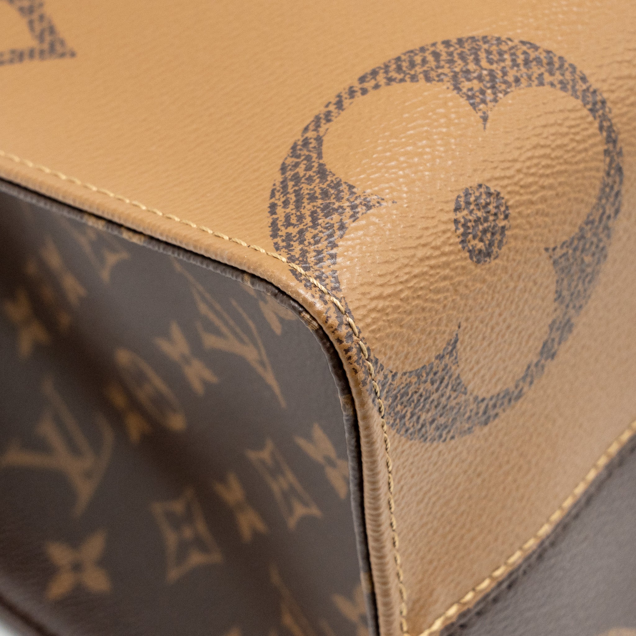 louis-vuitton-onthego-mm-monogram-canvas-ghw-10
