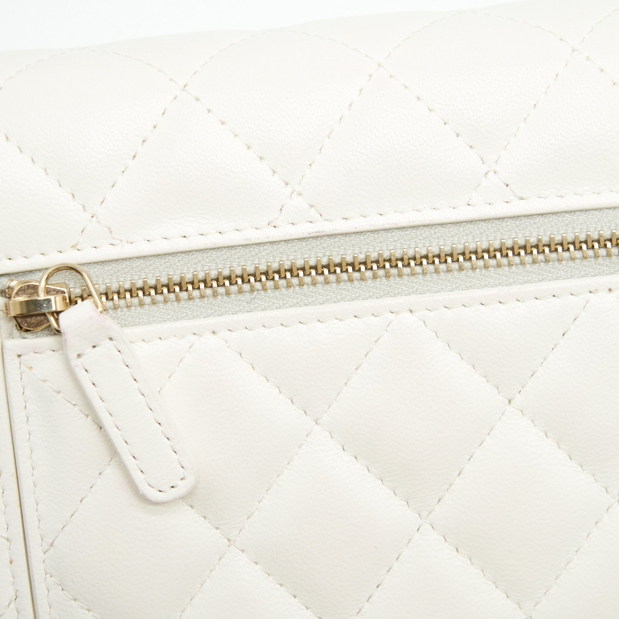 chanel-ruffles-mini-wallet-on-chains-white-ghw