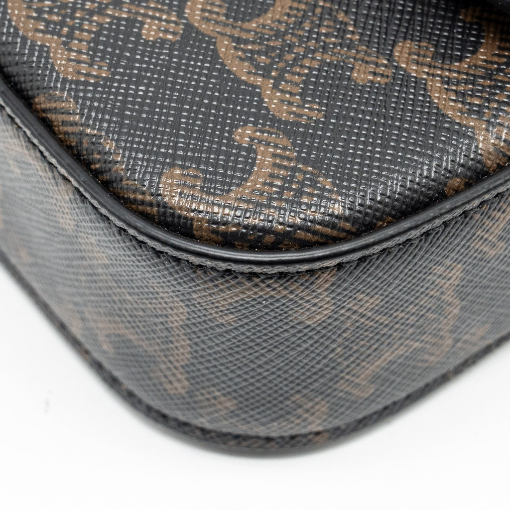 celine-triomphe-shouder-bag-triomphe-canvas-calfskin-tan-ghw