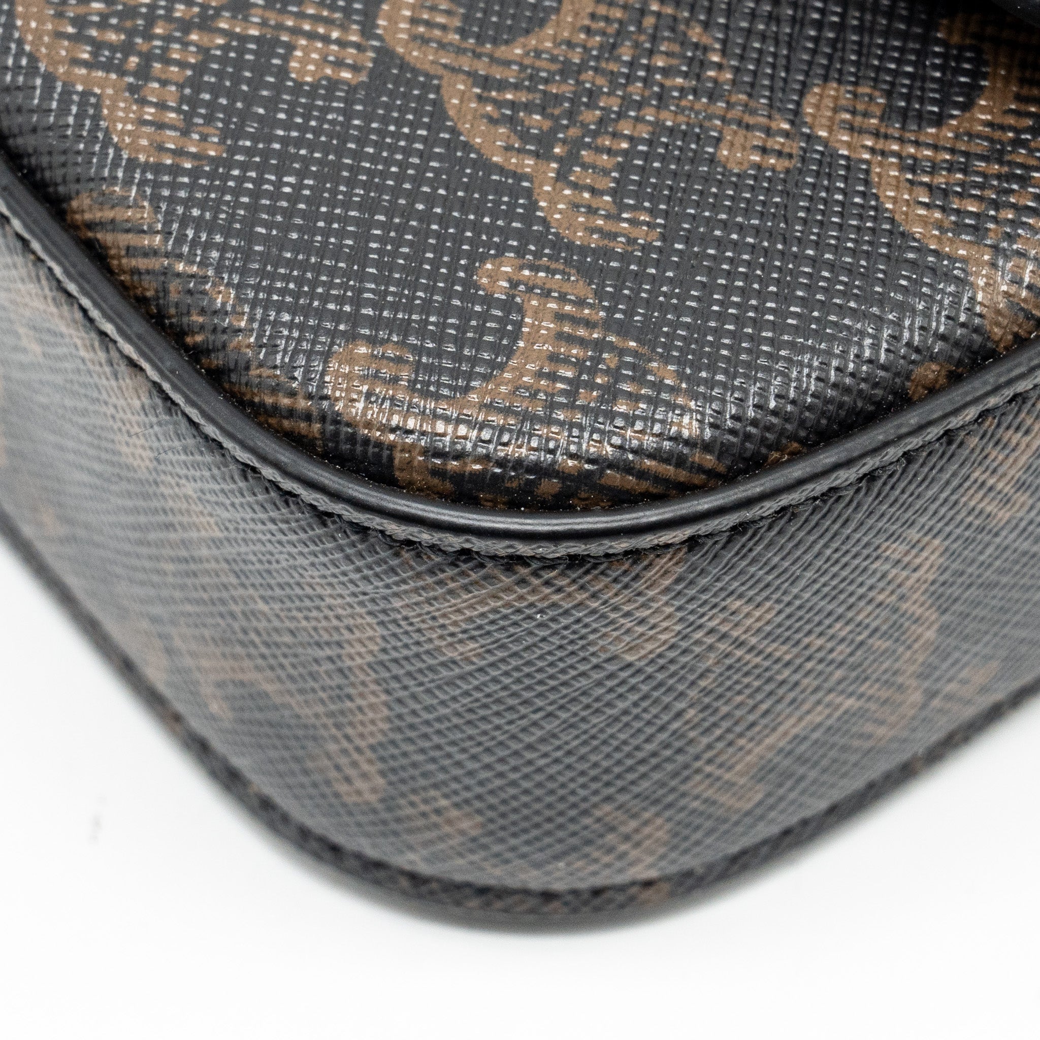 celine-triomphe-shouder-bag-triomphe-canvas-calfskin-tan-ghw