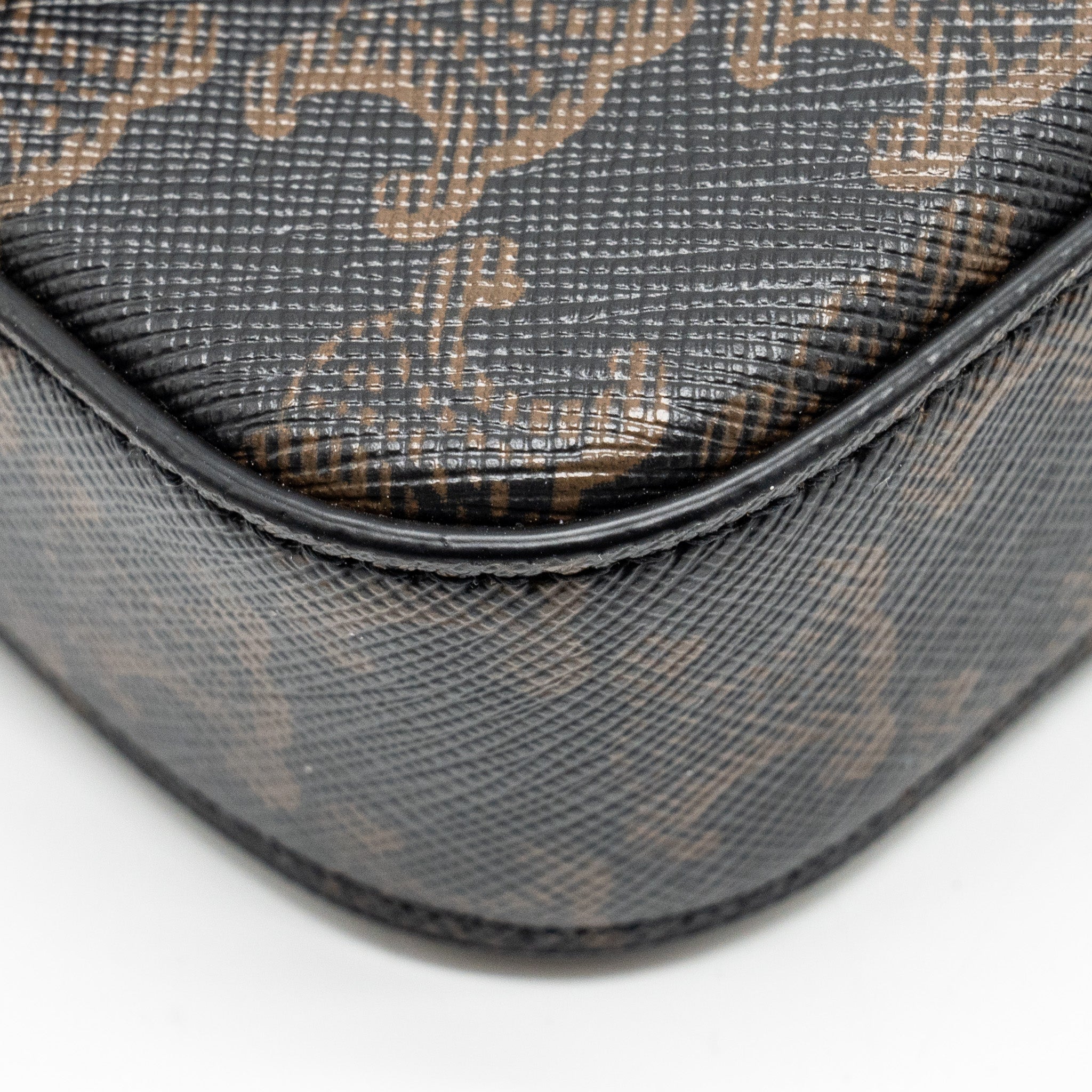 celine-triomphe-shouder-bag-triomphe-canvas-calfskin-tan-ghw