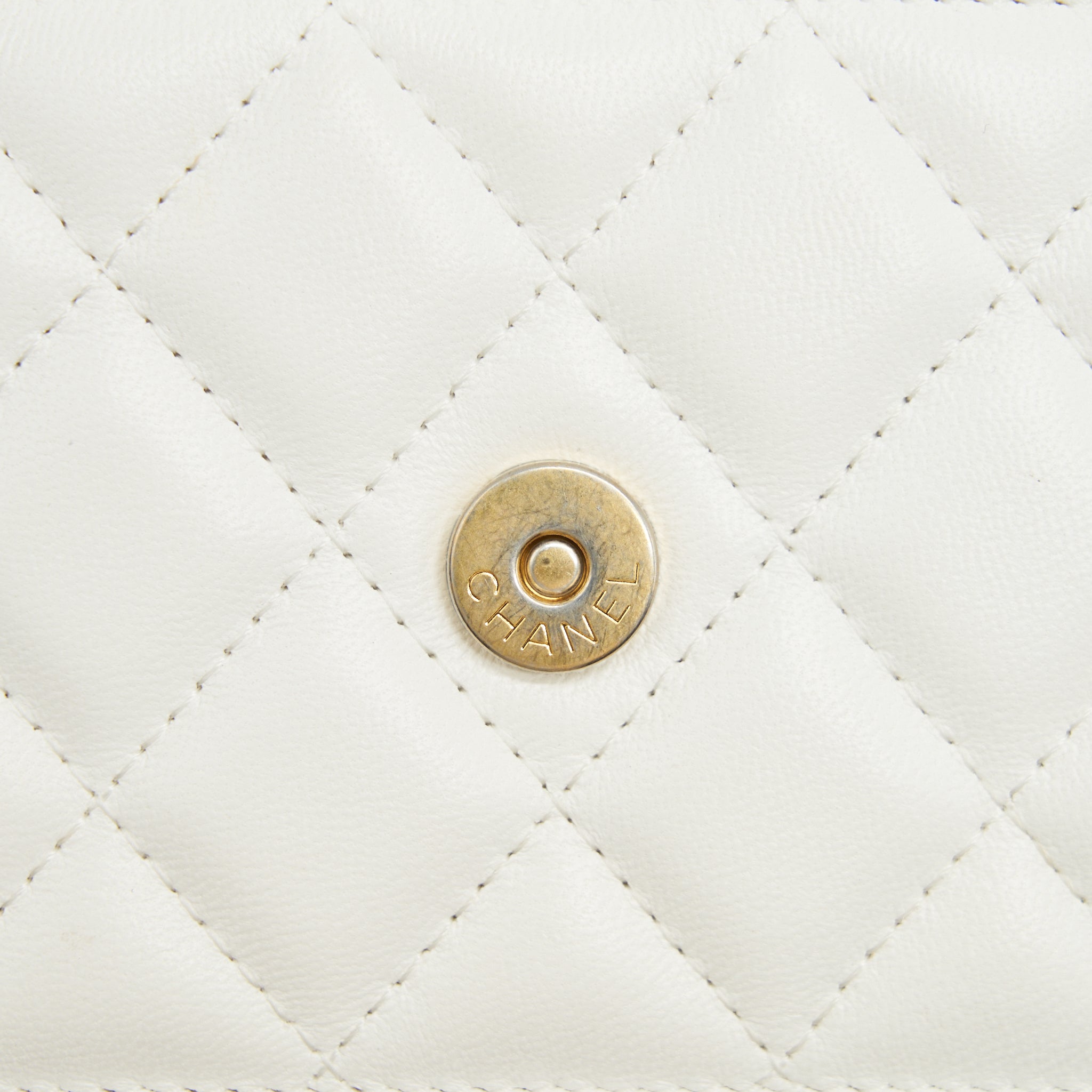 chanel-ruffles-mini-wallet-on-chains-white-ghw
