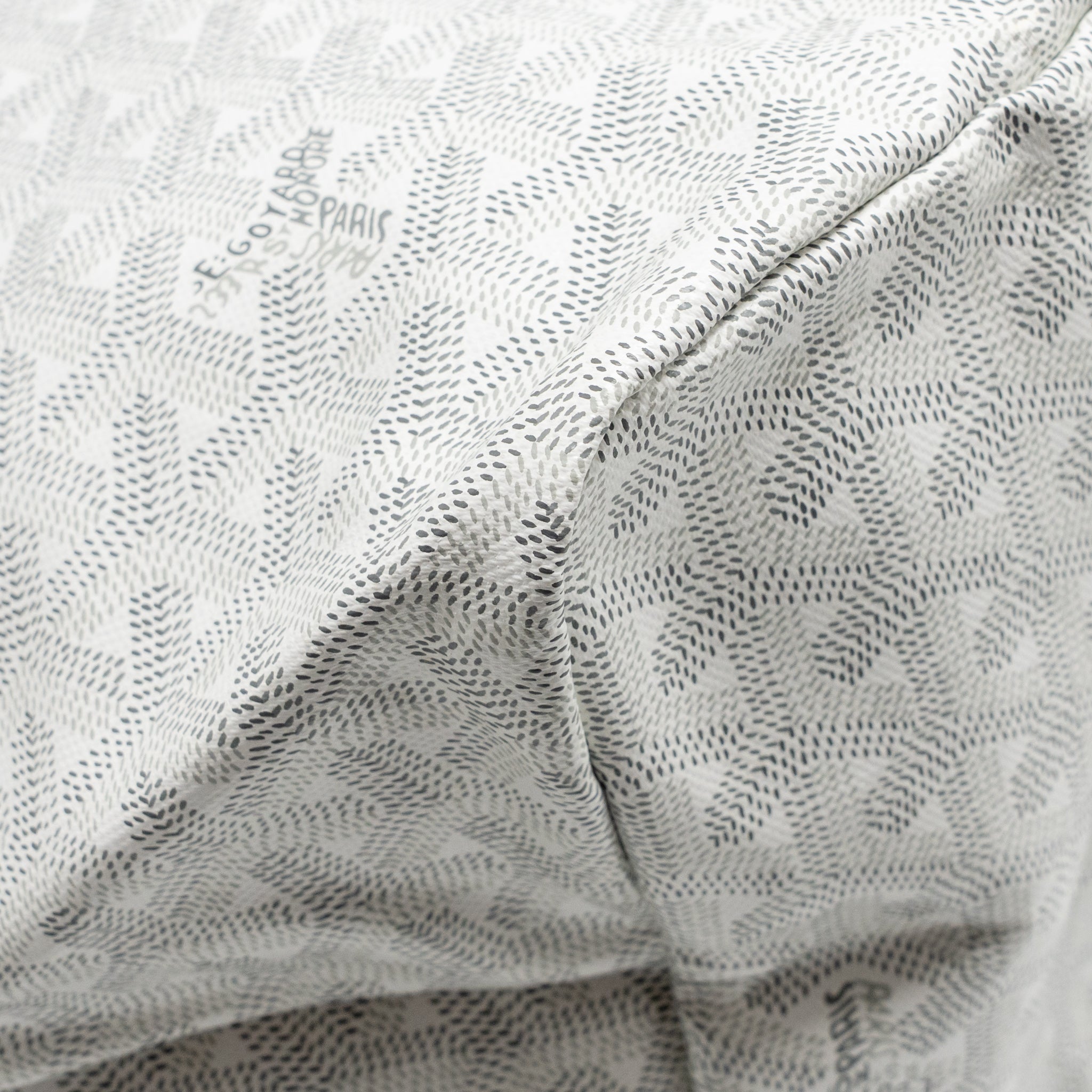 goyard-saint-louis-tote-gm-bag-goyardine-canvas-calfskin-leather-white-shw-copy