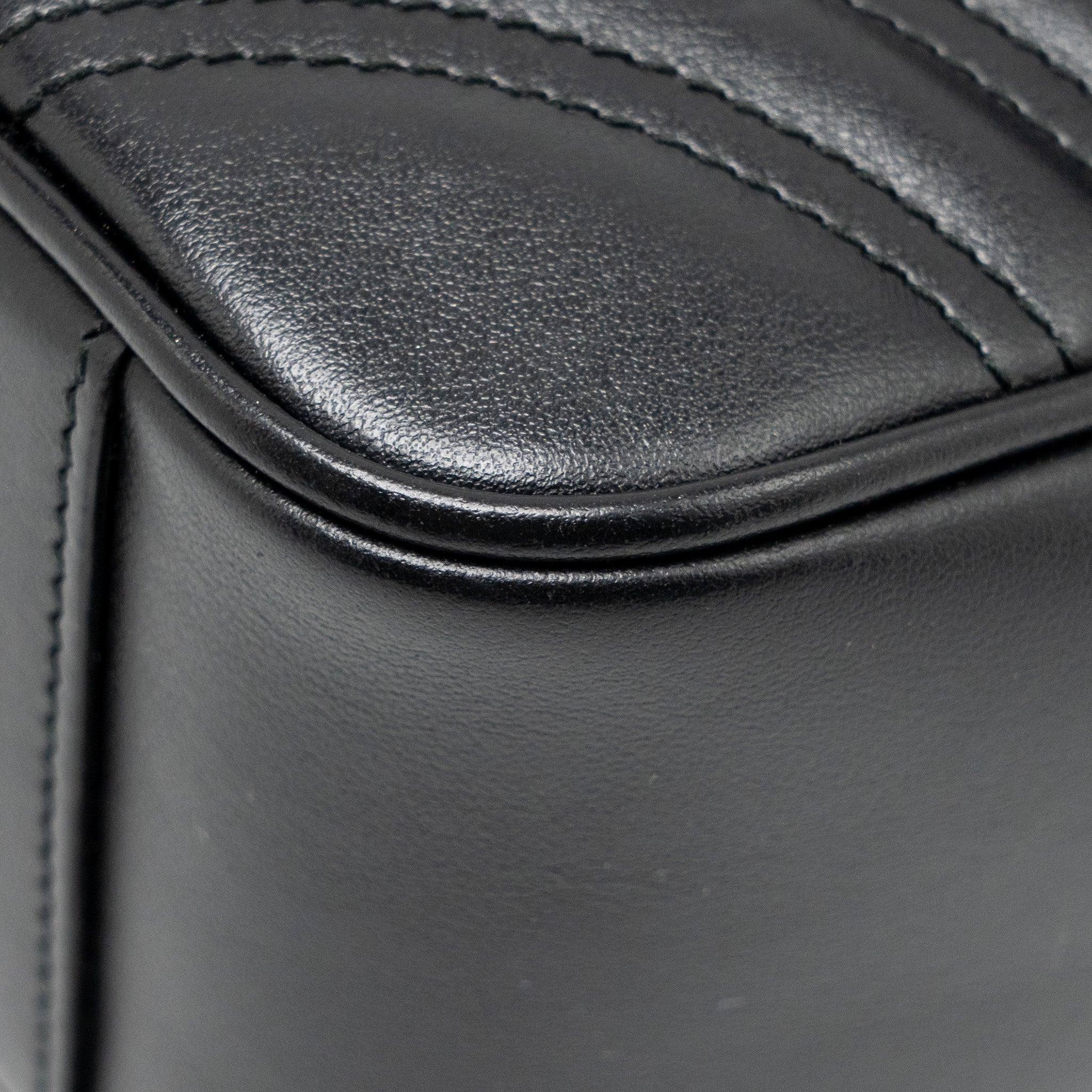 gucci-small-gg-marmont-shoulder-bag-calfskin-black-ghw-1