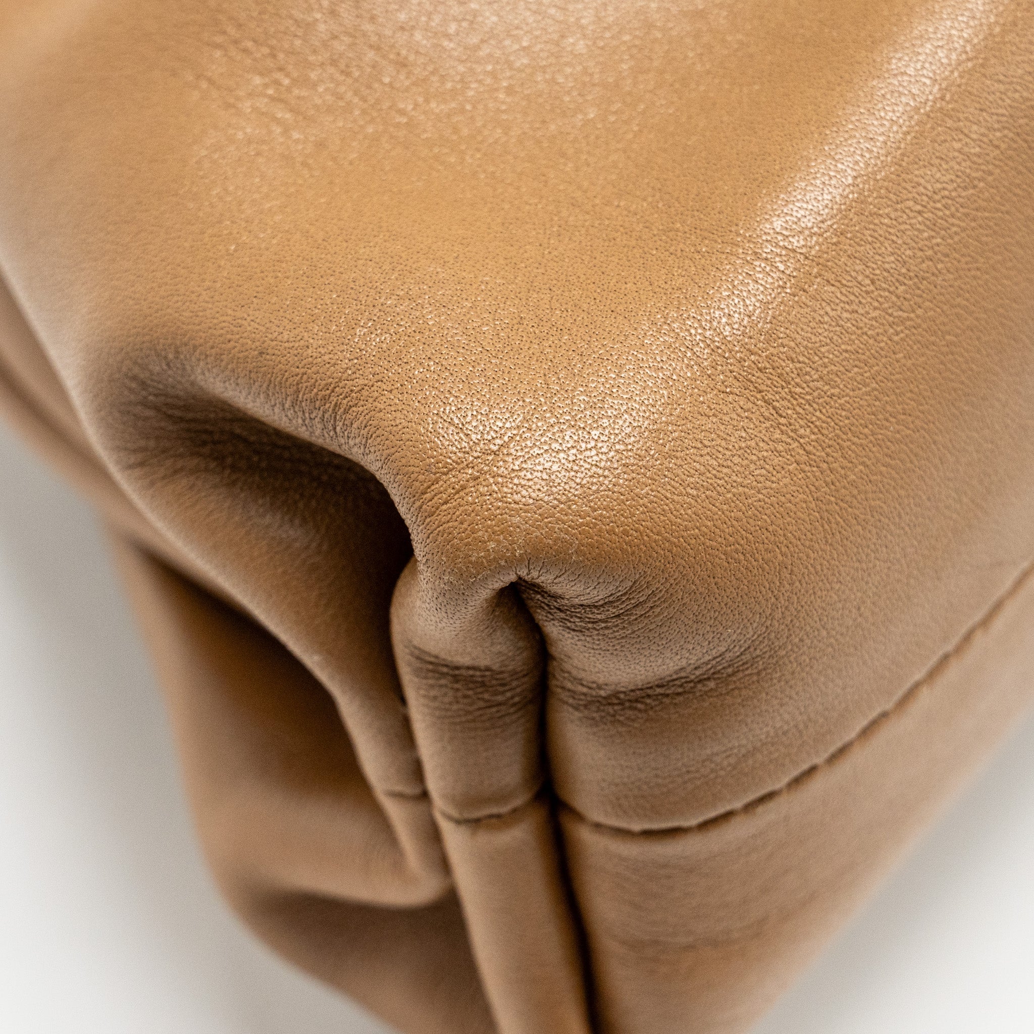 bottega-veneta-mini-the-pouch-smooth-calfskin-caramel-ghw
