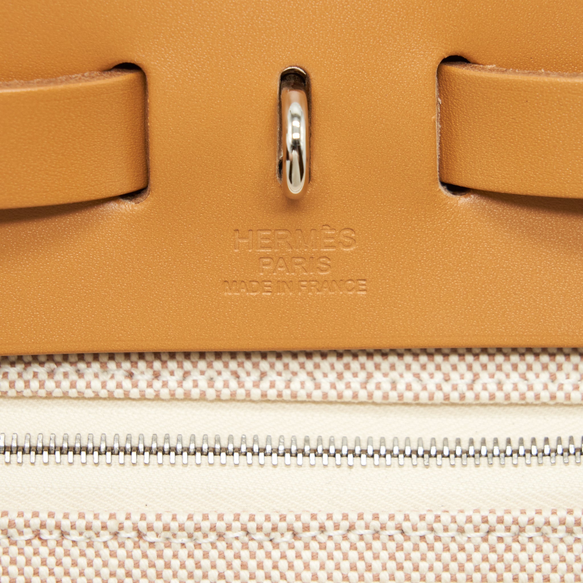 hermes-herbag-zip-31-toile-h-en-relief-brides-sable-ecru-beige-nat-sable-stamp-z