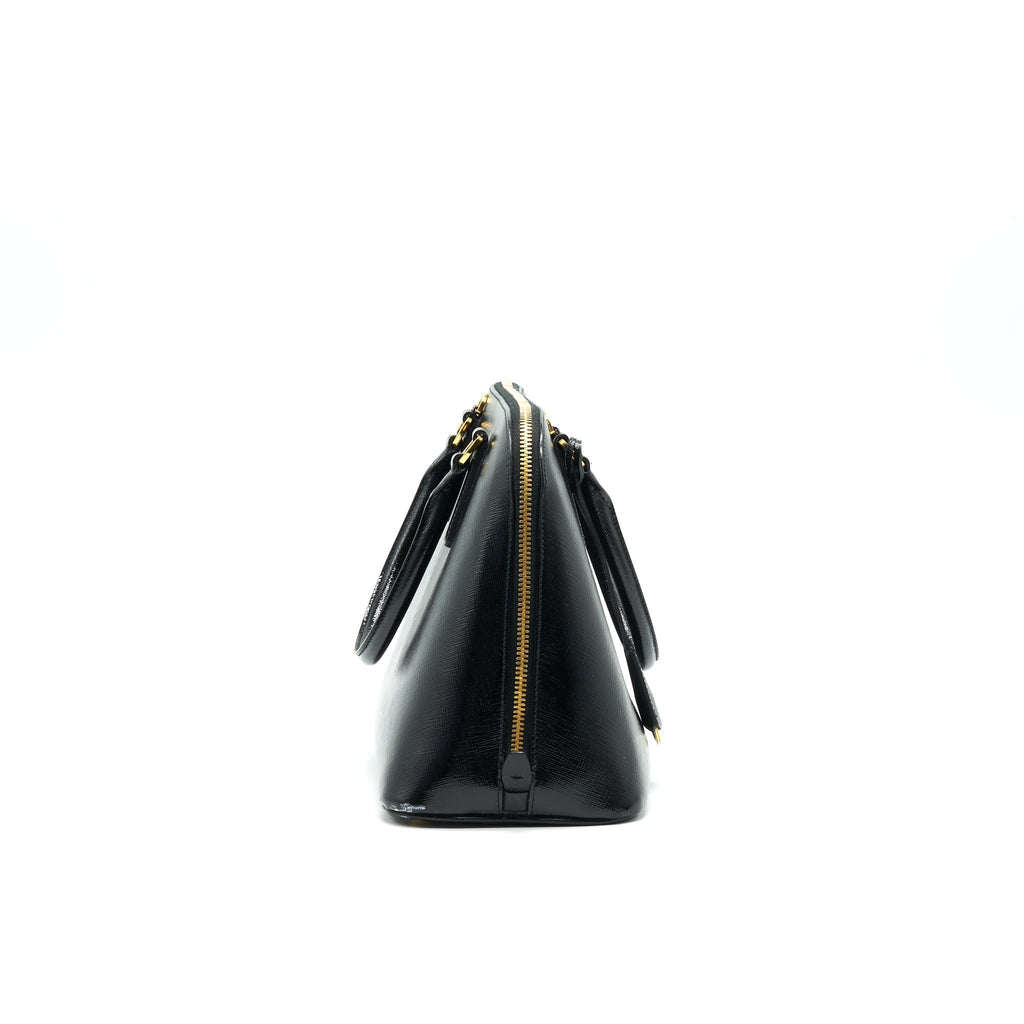 prada-saffiano-tote-bag-black