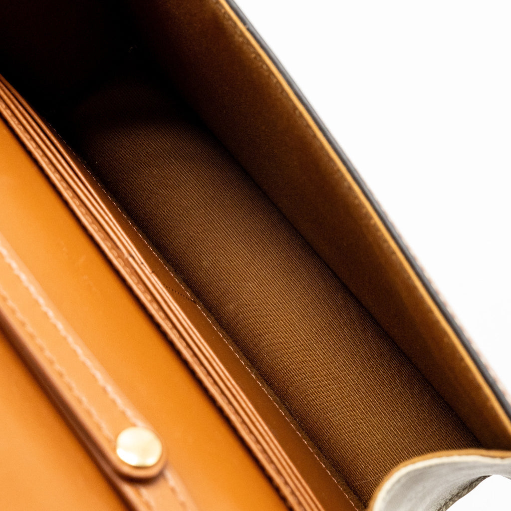 celine-envelope-bag-in-triomphe