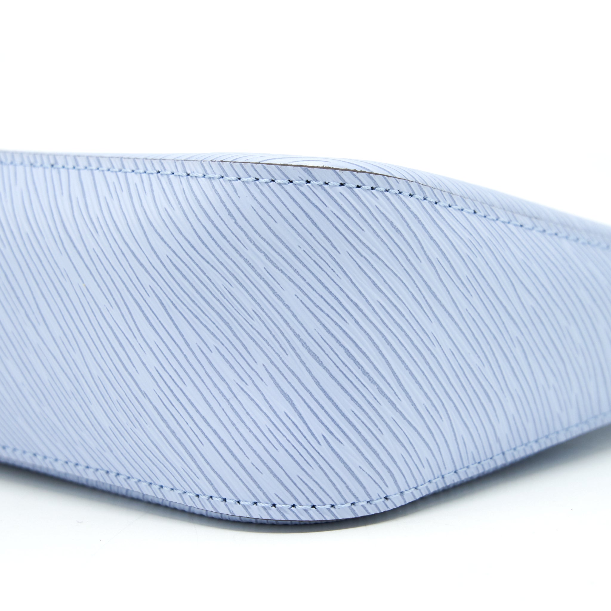 louis-vuitton-marelle-epi-blue-nuage-shw