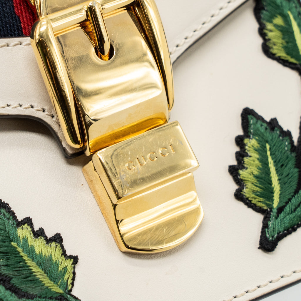 gucci-sylvie-embroidered-shoulder-bag-calfskin-white-ghw