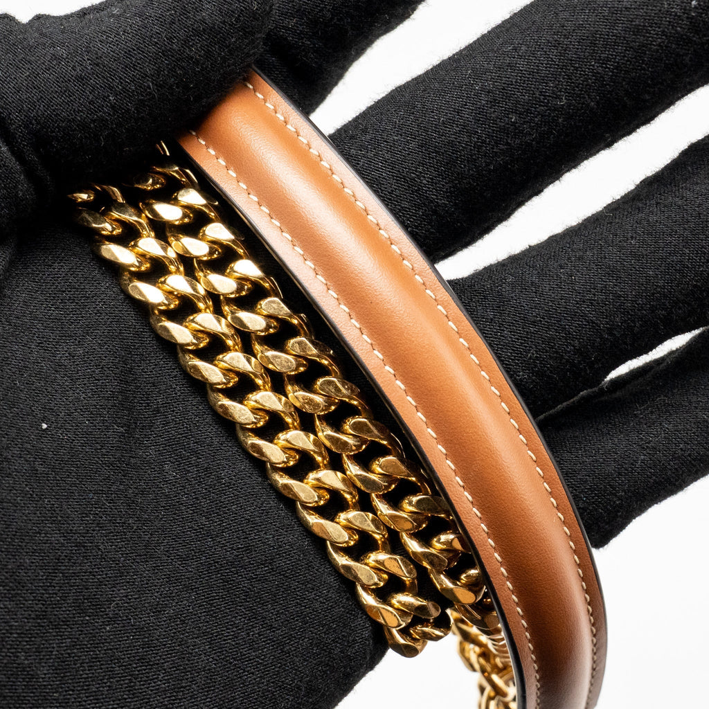 celine-envelope-bag-in-triomphe