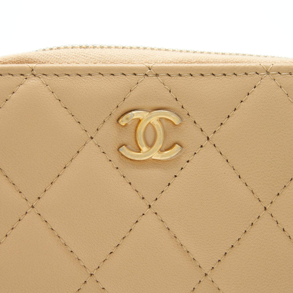 chanel-22c-pearl-crush-card-holder-with-chain-beige-ghw