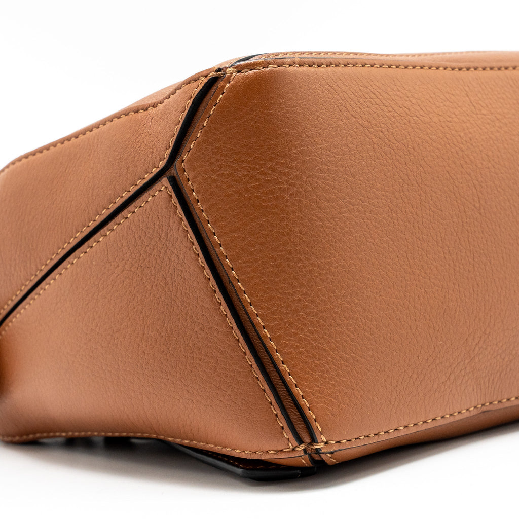 loewe-small-puzzle-bag-calfskin-tan-shw-4