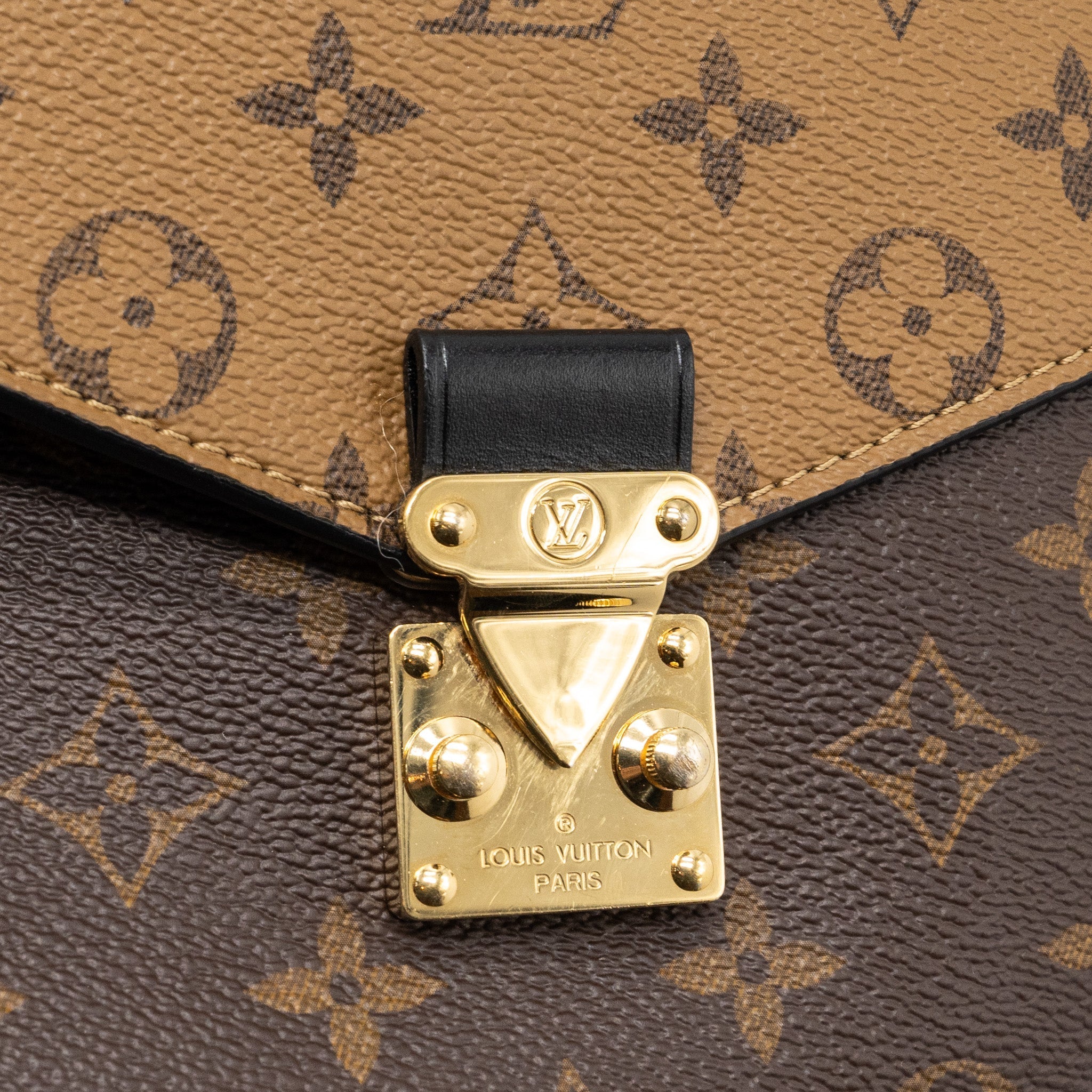 louis-vuitton-pochette-metis-reverse-monogram-canvas-ghw-1