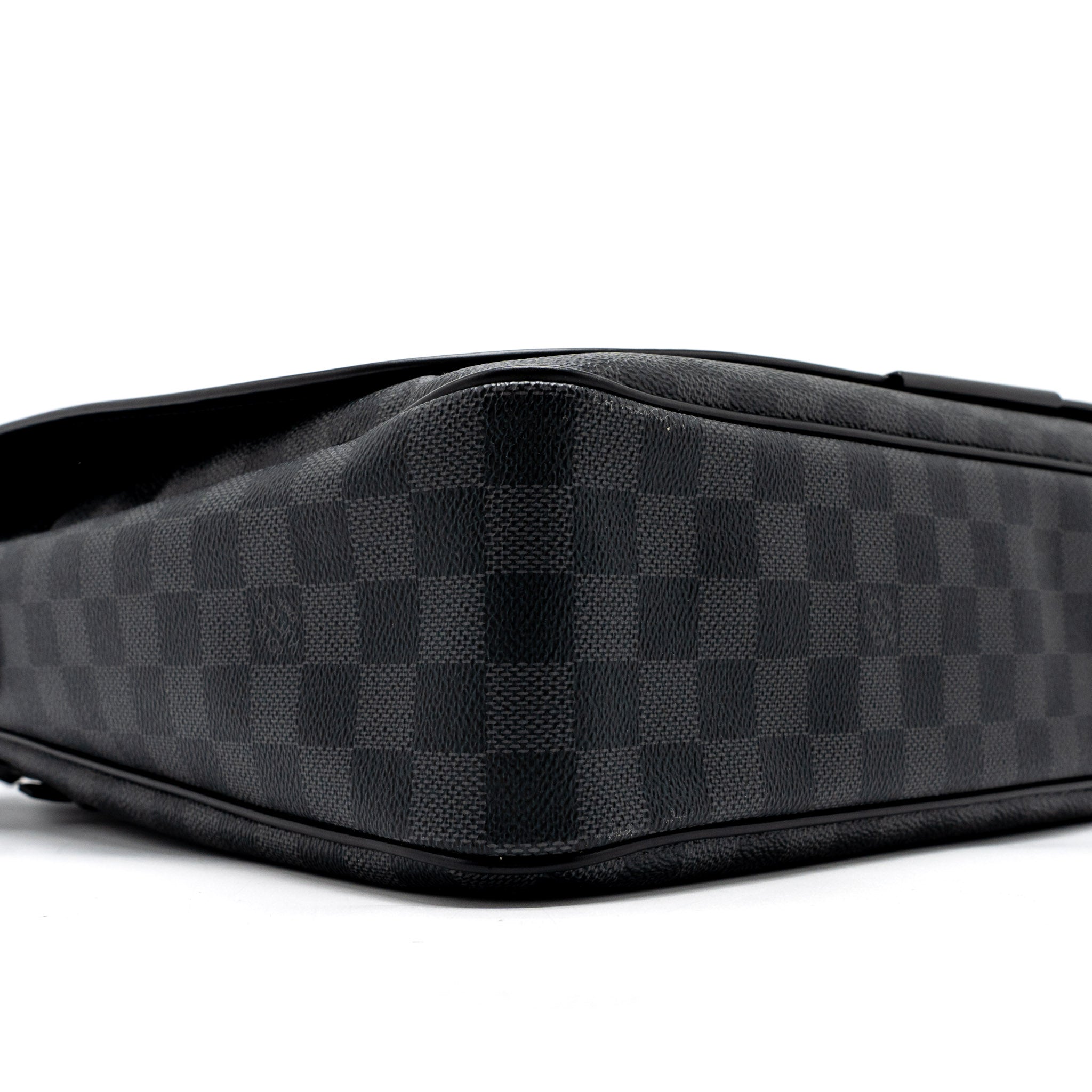 louis-vuitton-large-messenger-bag-damier-graphite-canvas-shw