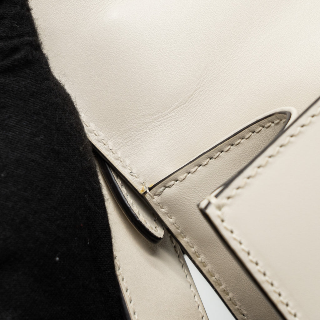 gucci-sylvie-embroidered-shoulder-bag-calfskin-white-ghw
